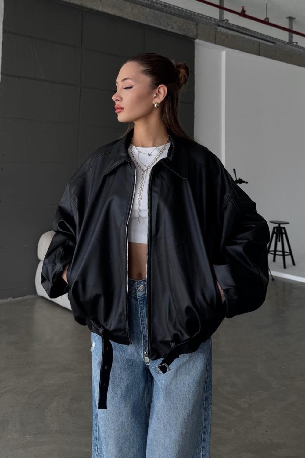 Famoda Kadın Oversize Deri Ceket– Oversize Relax Fit, Fermuarlı Kemer Detaylı Günlük Kadın Ceket görsel 2