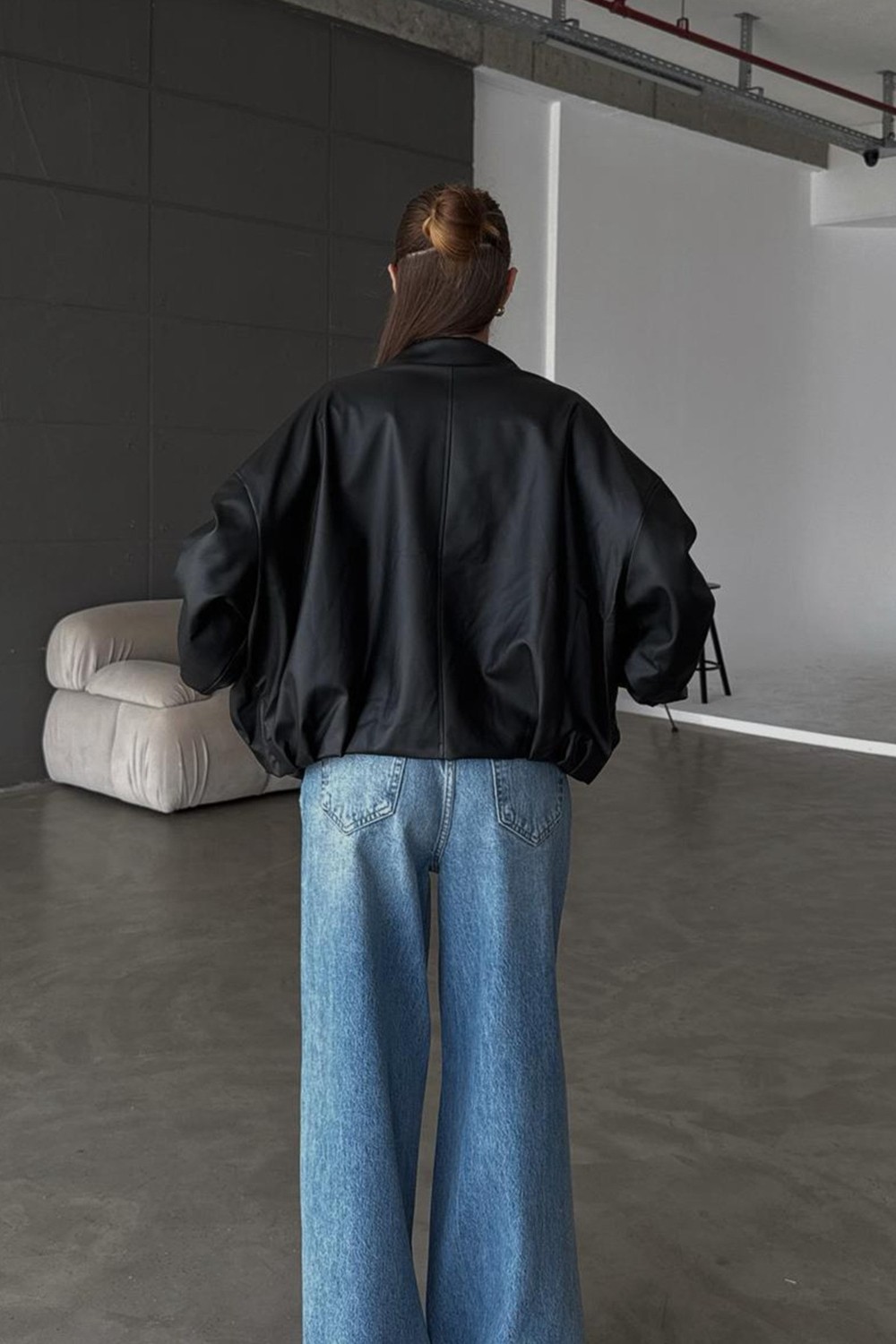 Famoda Kadın Oversize Deri Ceket– Oversize Relax Fit, Fermuarlı Kemer Detaylı Günlük Kadın Ceket görsel 3