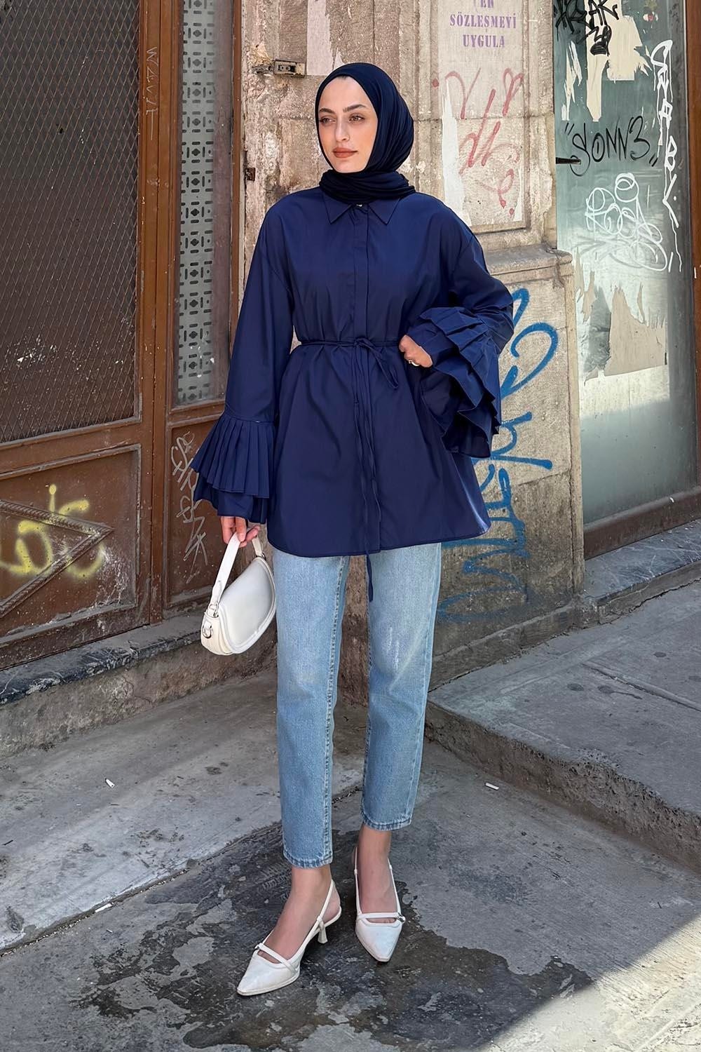 Lamelif Kadın Oversize Piliseli Uzun Gömlek Lacivert Düz Desenli Pamuk - Polyester Malzeme ile Şık Tasarım