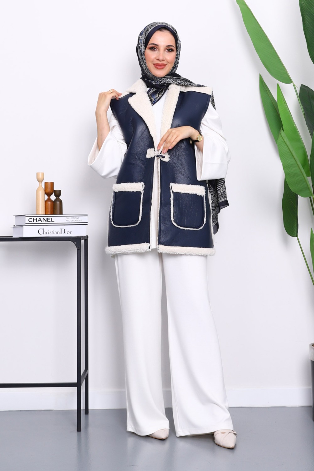 İmaj Butik Koyu Bej Cepli Kürklü Deri Yelek görsel 2