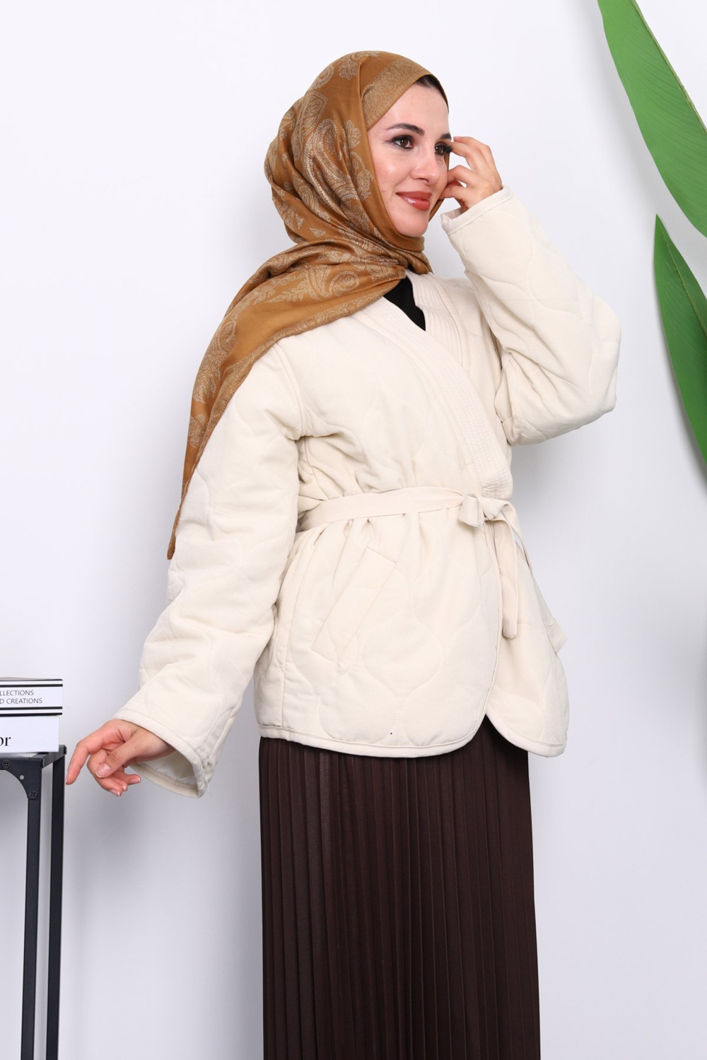 İmaj Butik Krem Kapitone Kuşaklı Astarlı Ceket görsel 3