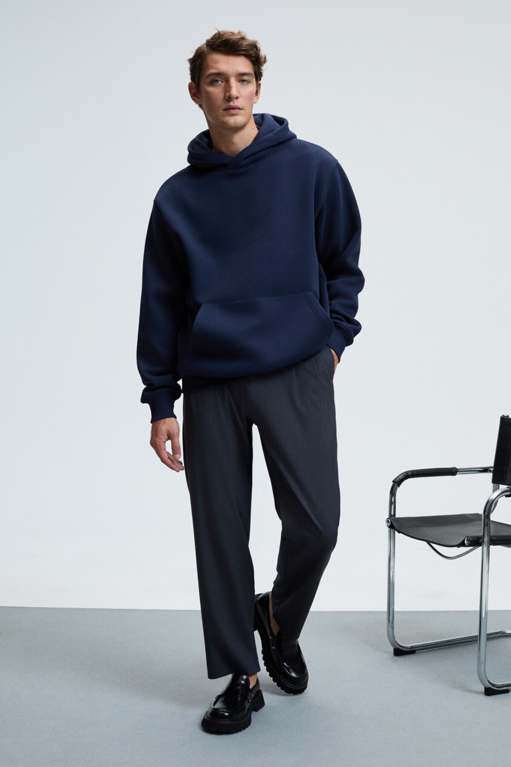 Grimelange AMOS Erkek Yumuşak Kumaşlı 3 İplik Oversize Kapüşonlu Kanguru Cepli Siyah Sweatshirt görsel 8