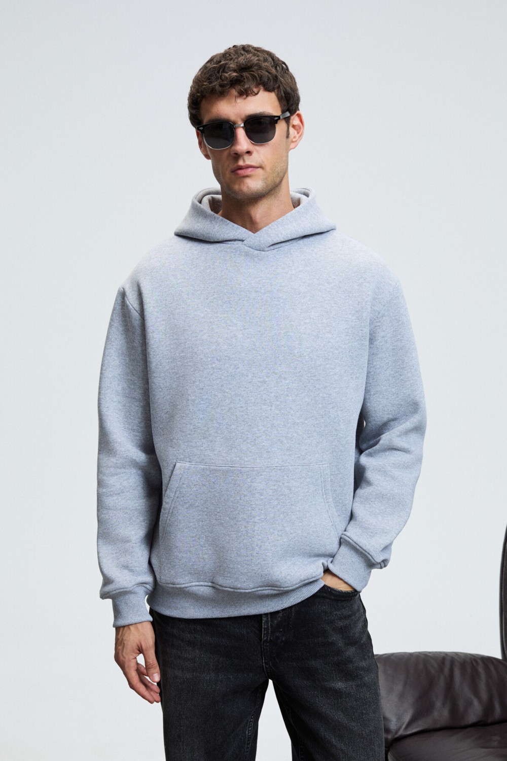 Grimelange AMOS Erkek Yumuşak Kumaşlı 3 İplik Oversize Kapüşonlu Kanguru Cepli Siyah Sweatshirt