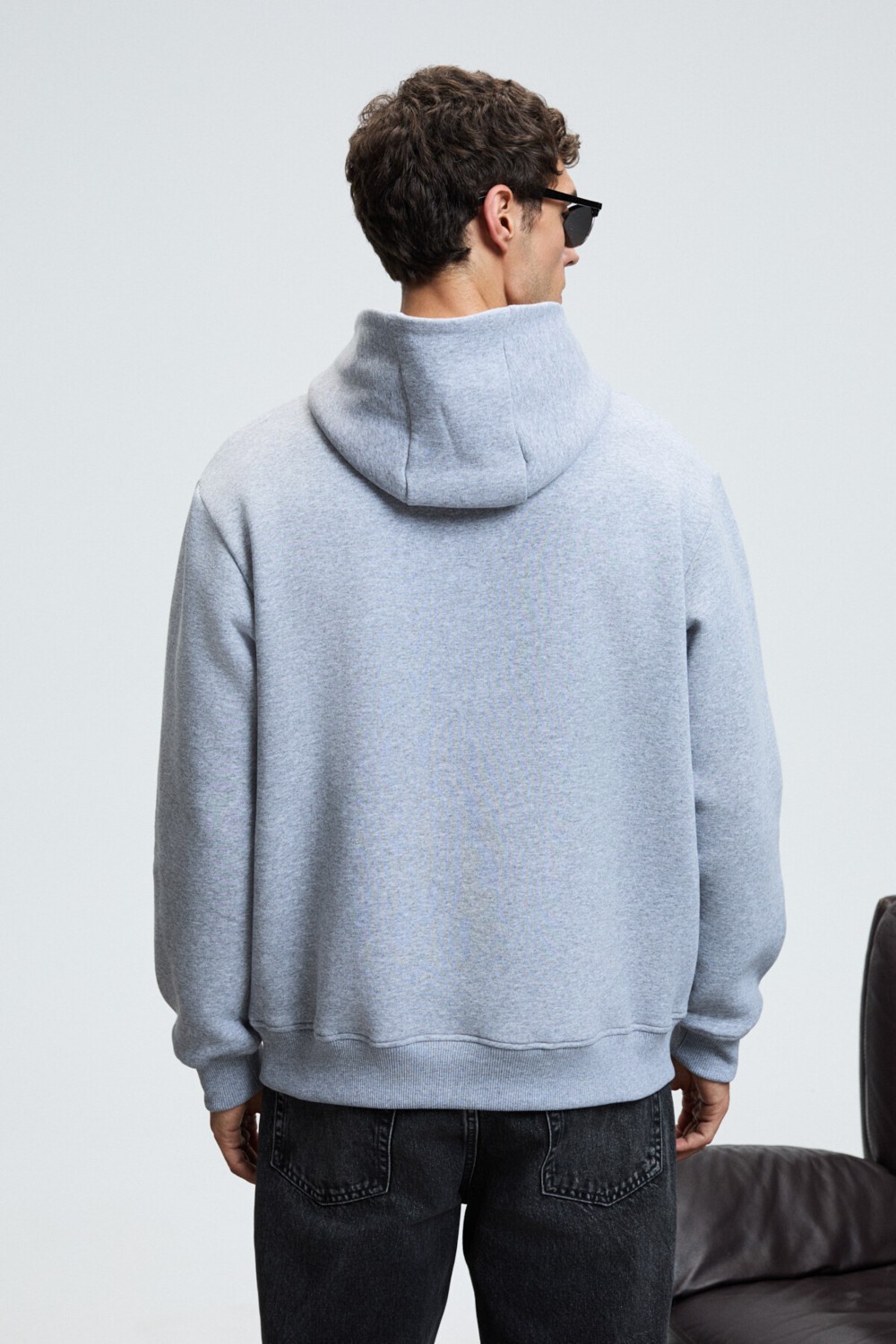 Grimelange AMOS Erkek Yumuşak Kumaşlı 3 İplik Oversize Kapüşonlu Kanguru Cepli Siyah Sweatshirt görsel 5