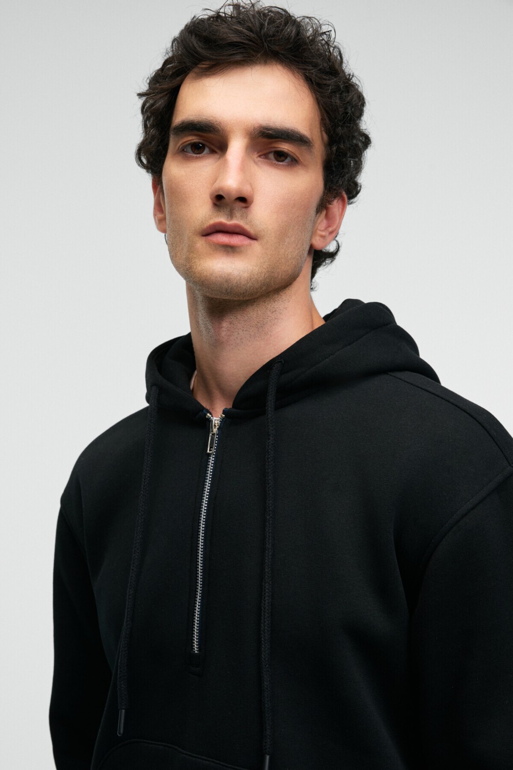 Grimelange JUSTUS Erkek Kapüşonlu Kanguru Cepli Fermuar Yakalı Siyah Sweatshirt görsel 4