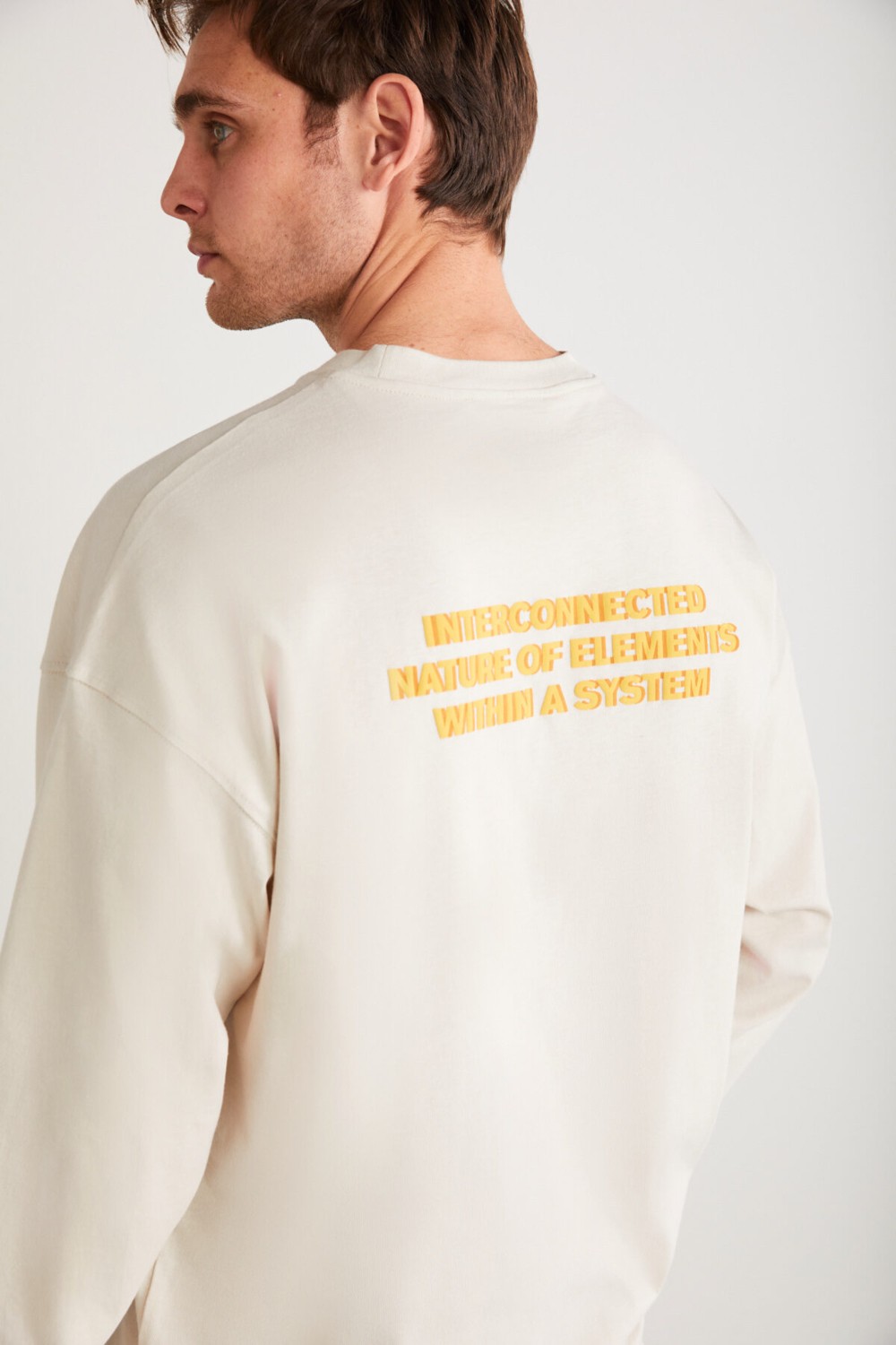 Grimelange AUGUSTO Erkek %100 Pamuklu Önü Ve Arkası Baskı Detaylı Uzun Kollu Oversize Taş Rengi T-Shirt görsel 3