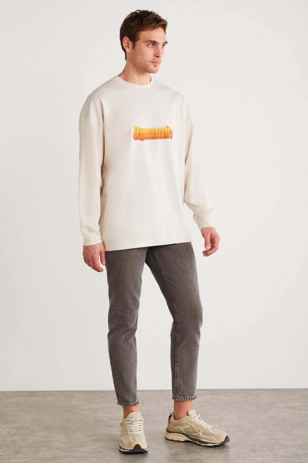 Grimelange AUGUSTO Erkek %100 Pamuklu Önü Ve Arkası Baskı Detaylı Uzun Kollu Oversize Taş Rengi T-Shirt görsel 6