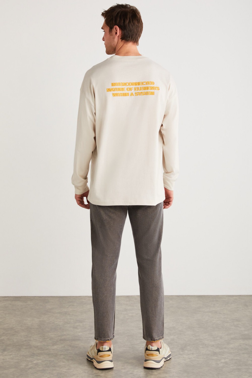 Grimelange AUGUSTO Erkek %100 Pamuklu Önü Ve Arkası Baskı Detaylı Uzun Kollu Oversize Taş Rengi T-Shirt görsel 7