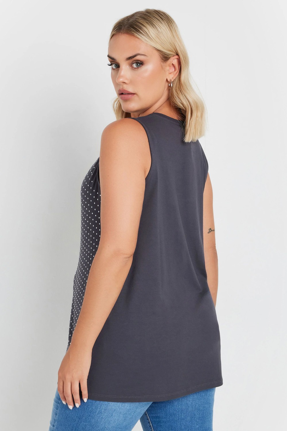 Stil Diva Büyük Beden Sıfır Kol Önü Taş Işlemeli Bisiklet Yaka Bluz 321850 görsel 4