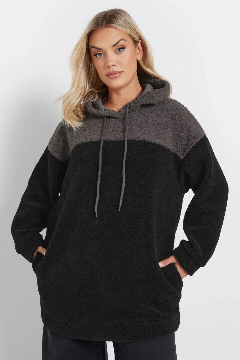 Stil Diva Büyük Beden Uzun Kollu Kapüşonlu ve Cepli Peluş Sweatshirt 303790