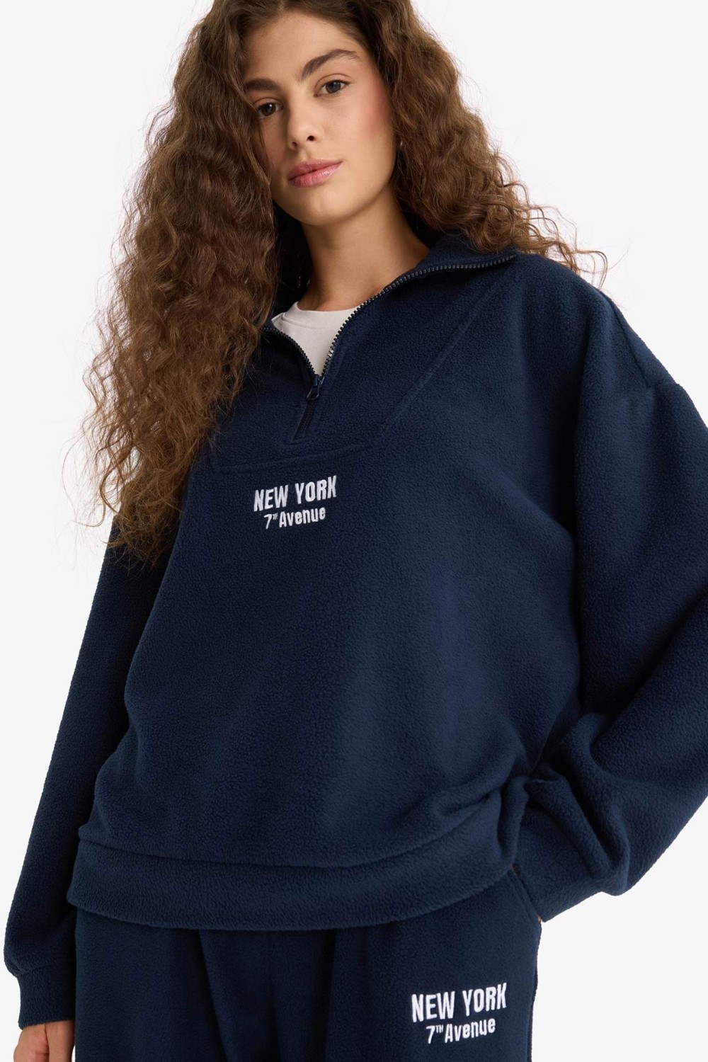 DeFacto Oversize Geniş Kalıp Dik Yaka Fermuarlı Baskılı Polar Sweatshirt Y2649AZ25WN