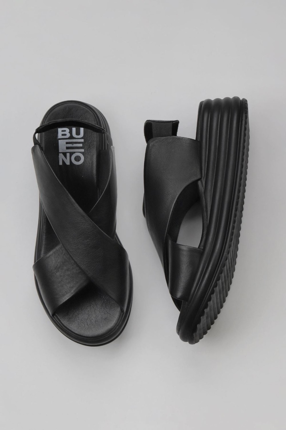 Bueno Shoes Siyah Deri Kadın Dolgu Topuklu Sandalet 01WY5703 01WY5703