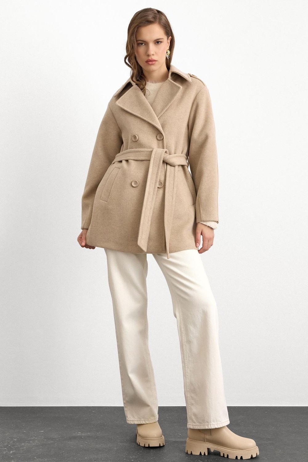Olcay Apolet Detaylı Oversize Kısa Kaban TAŞ 3149