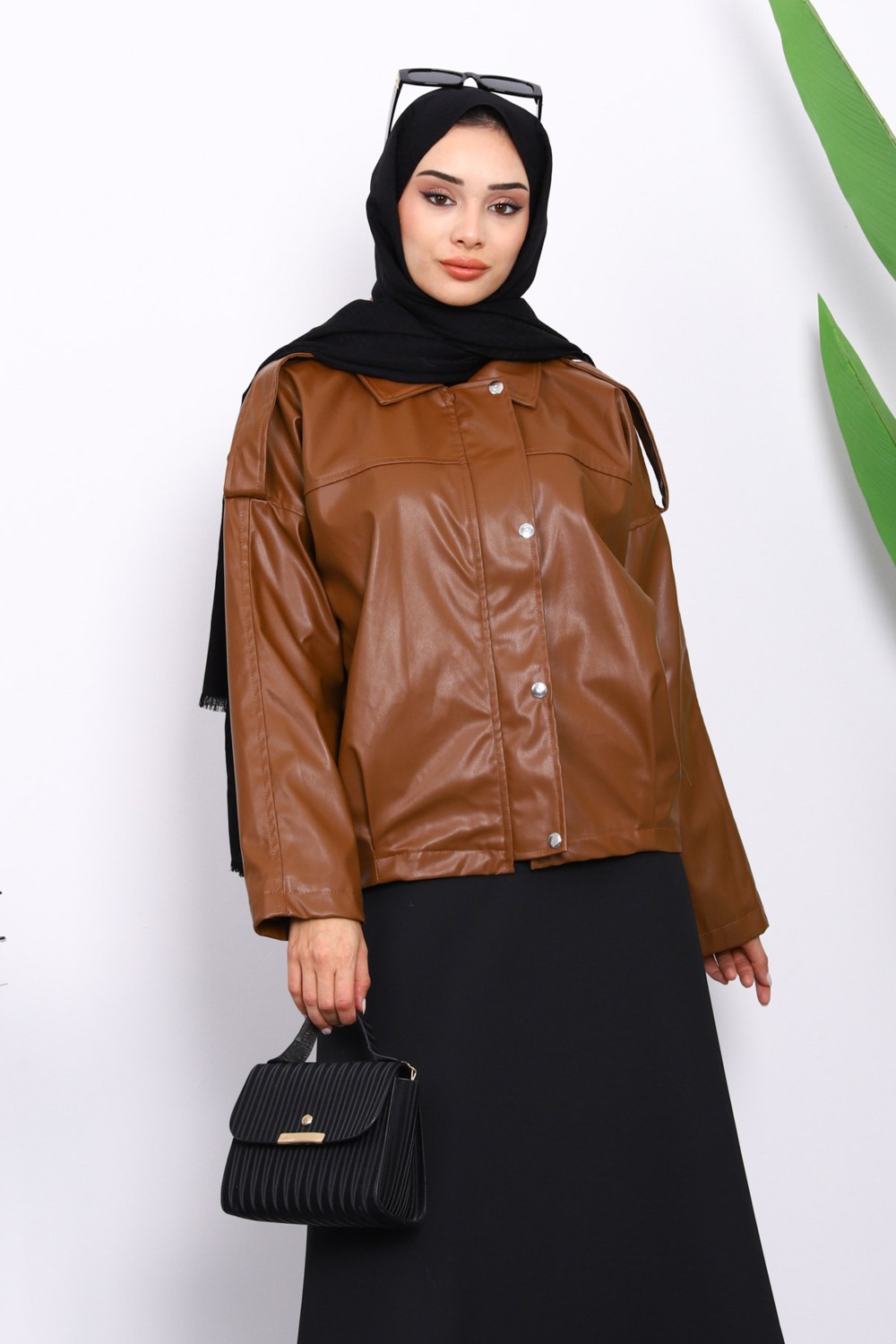 İmaj Butik Siyah Omuz Apoletli Deri Ceket görsel 3