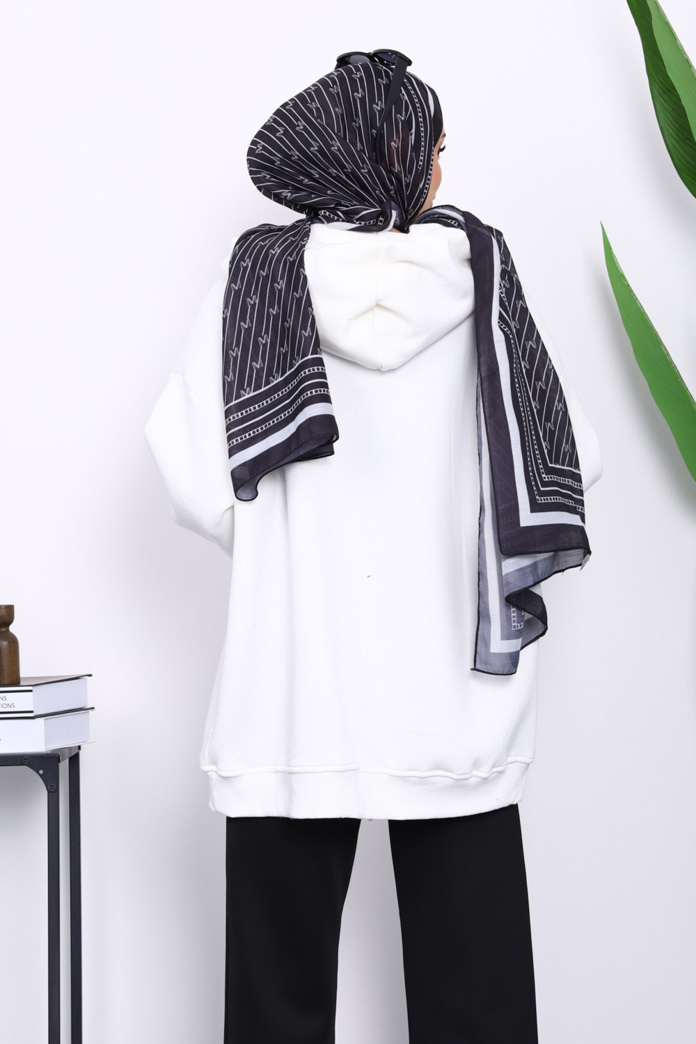 İmaj Butik Ekru Bağcık Detaylı Üç İplik Kapşonlu Hırka görsel 4