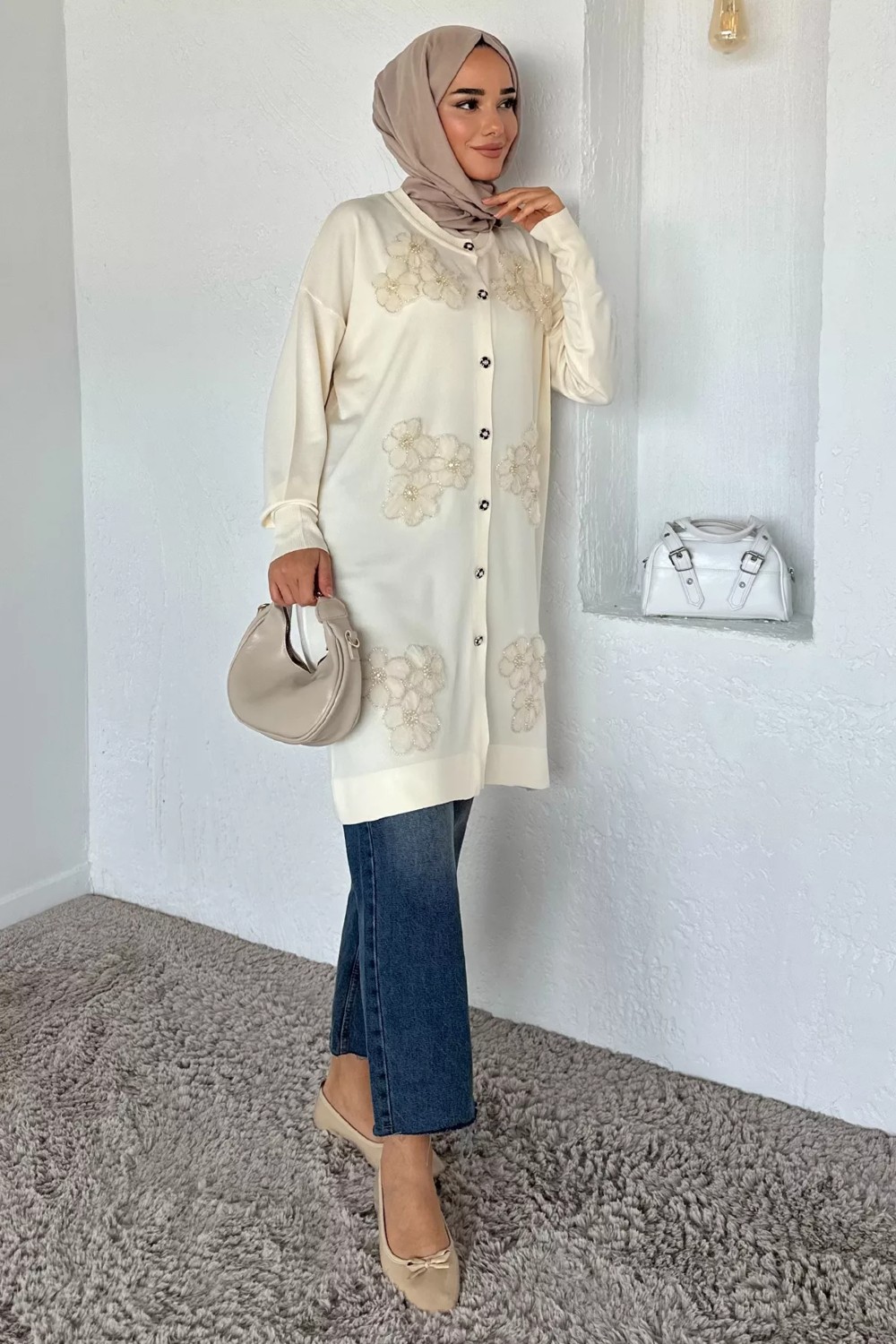 Julude Gülseli Çiçek Fistolu Ön Düğmeli Tesettür Triko Hırka P-00018842
