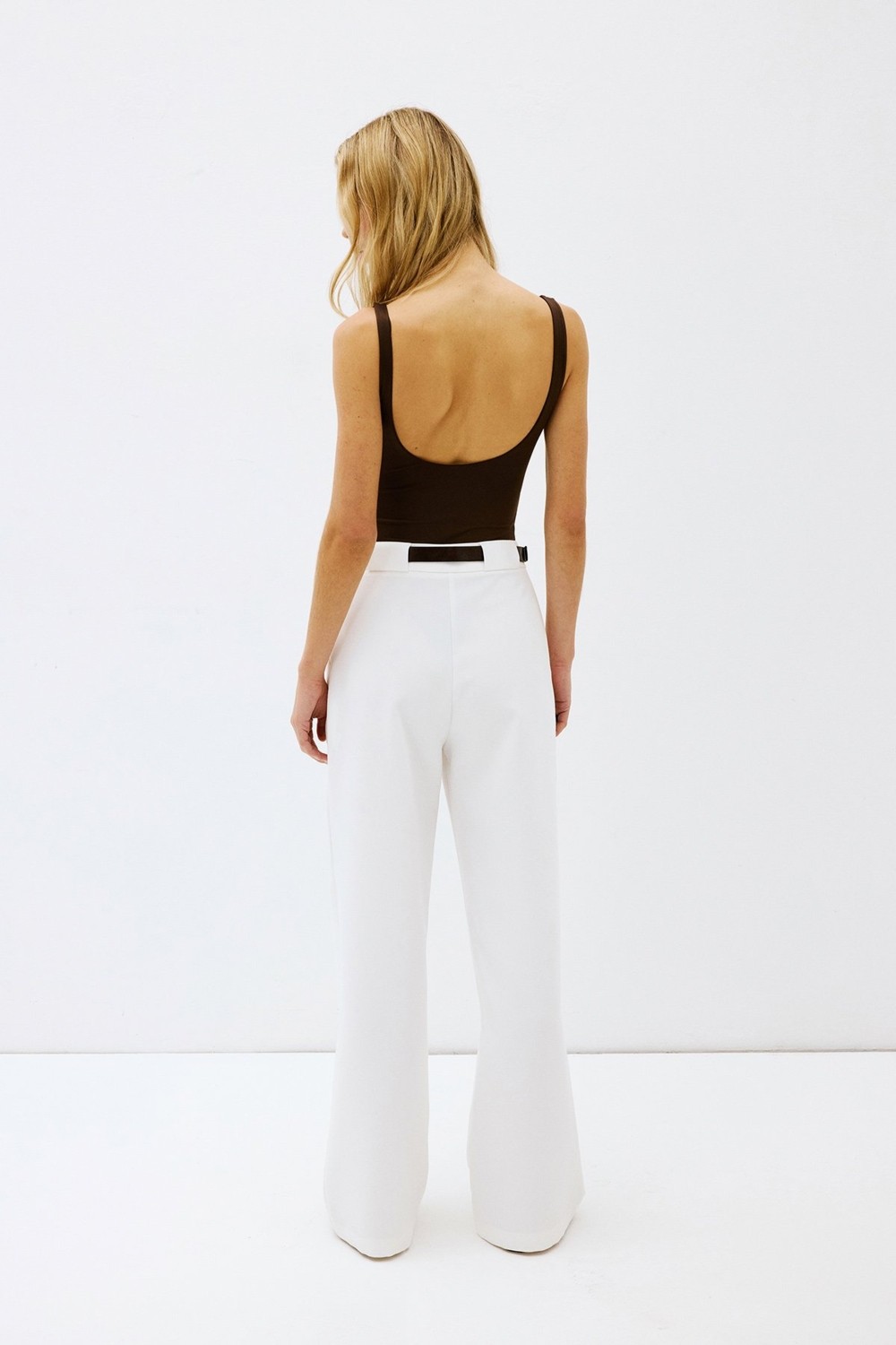 Vatkalı V yaka bodysuit görsel 5