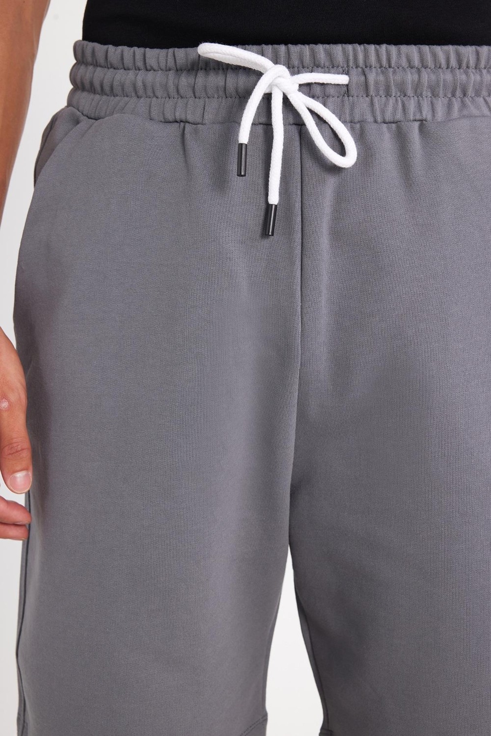 Tudors Erkek Gri Relax Fit Kesim %100 Pamuk Beli Bağcıklı Şort Nefes Alabilir Özellik görsel 2