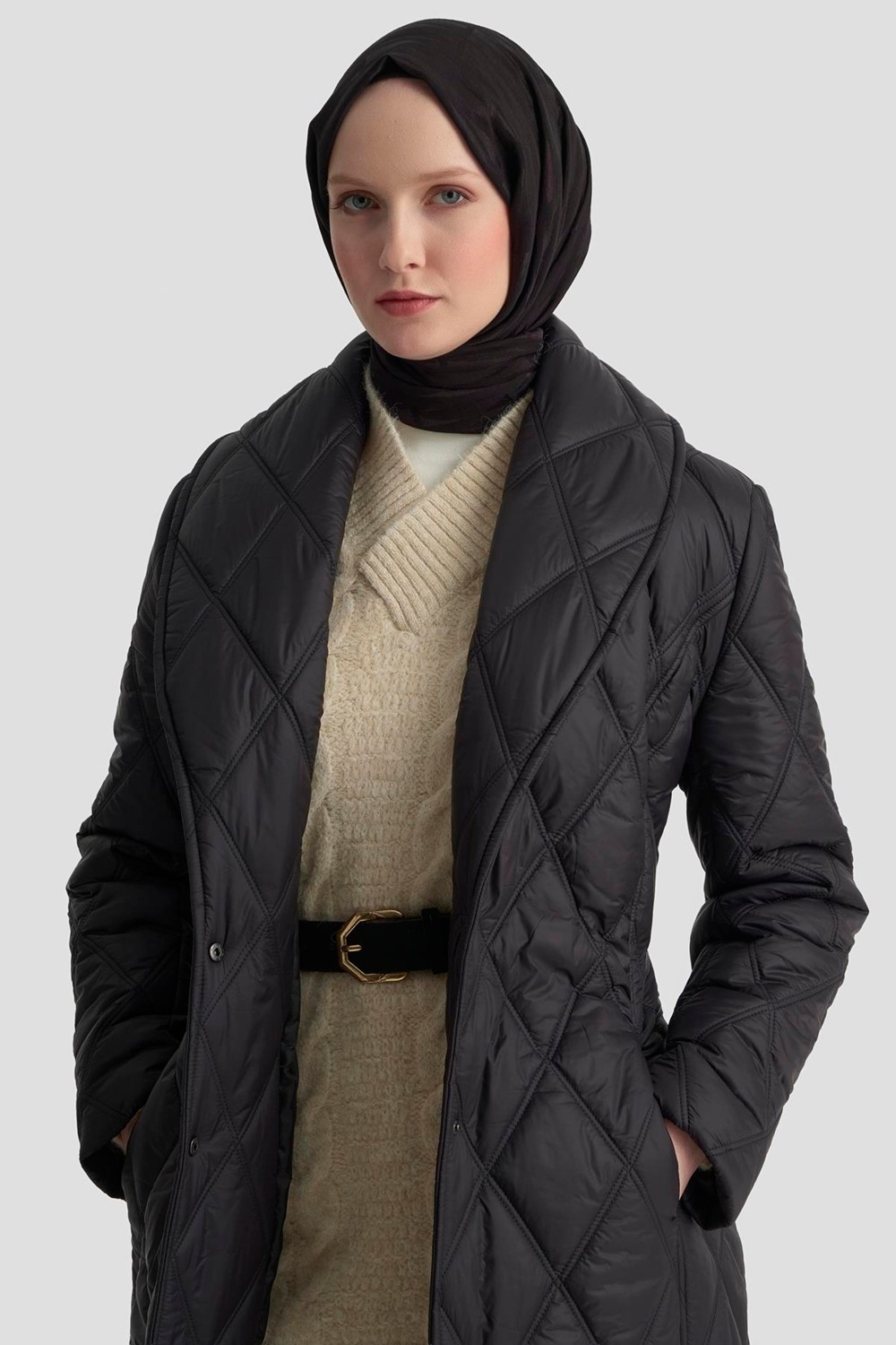 Armine Şal Yaka Kapitone Kaban 25KD2201 Siyah görsel 3