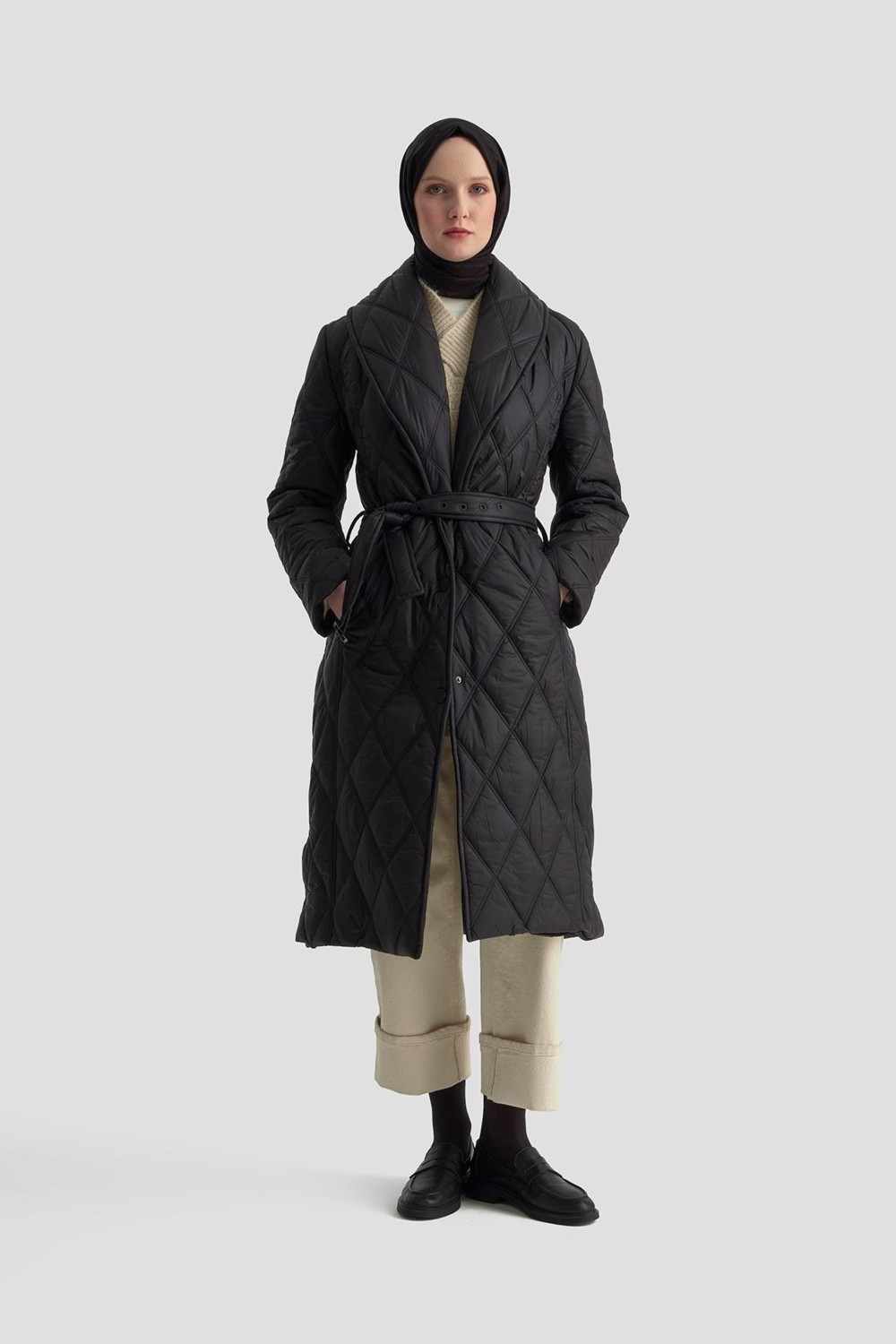 Armine Şal Yaka Kapitone Kaban 25KD2201 Siyah görsel 4
