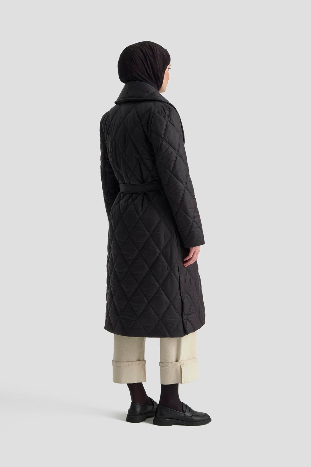 Armine Şal Yaka Kapitone Kaban 25KD2201 Siyah görsel 5