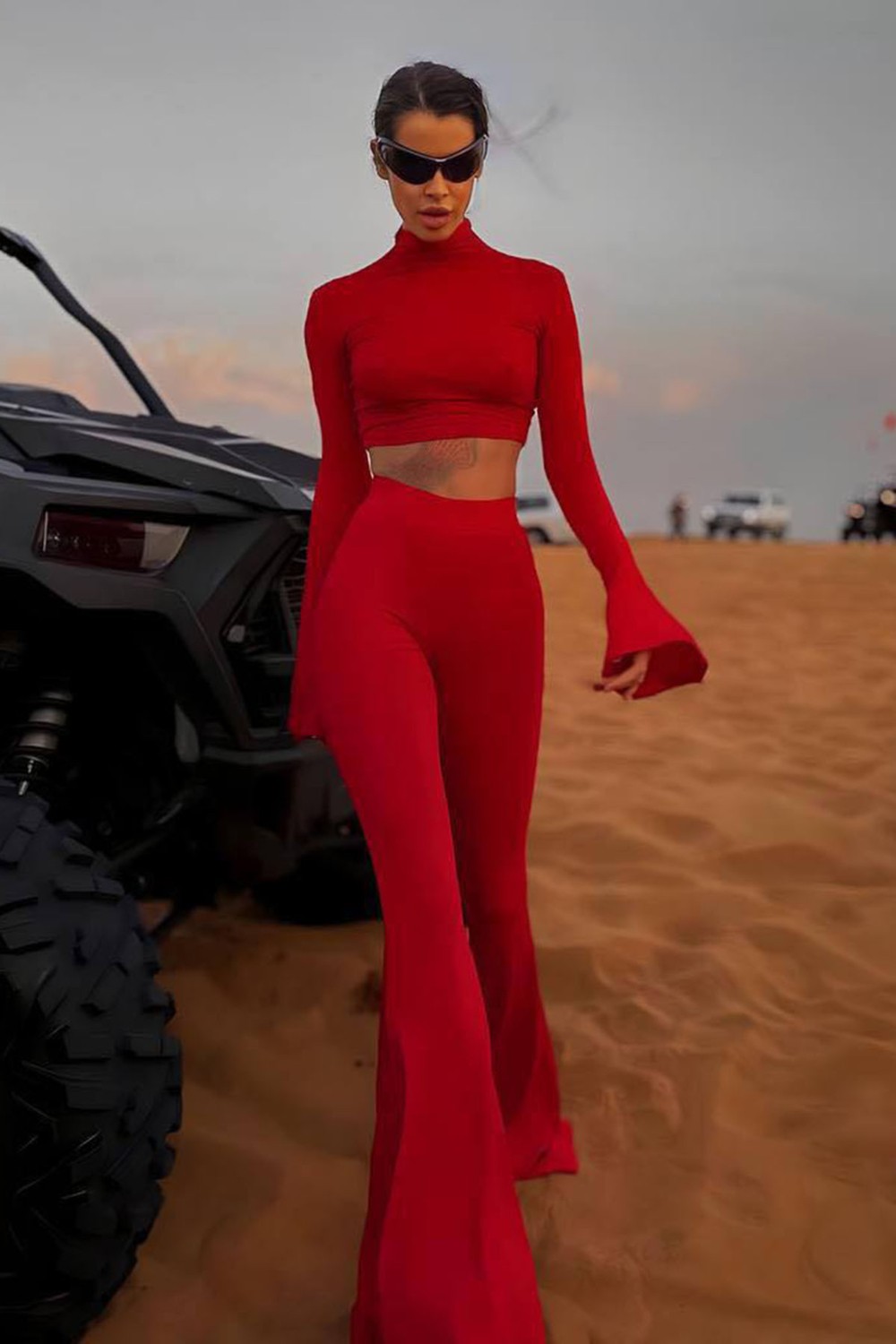 Neşeli Butik Kadın Balıkçı Crop Ispanyol Paça Pantolon Ikili Takım NBDF166