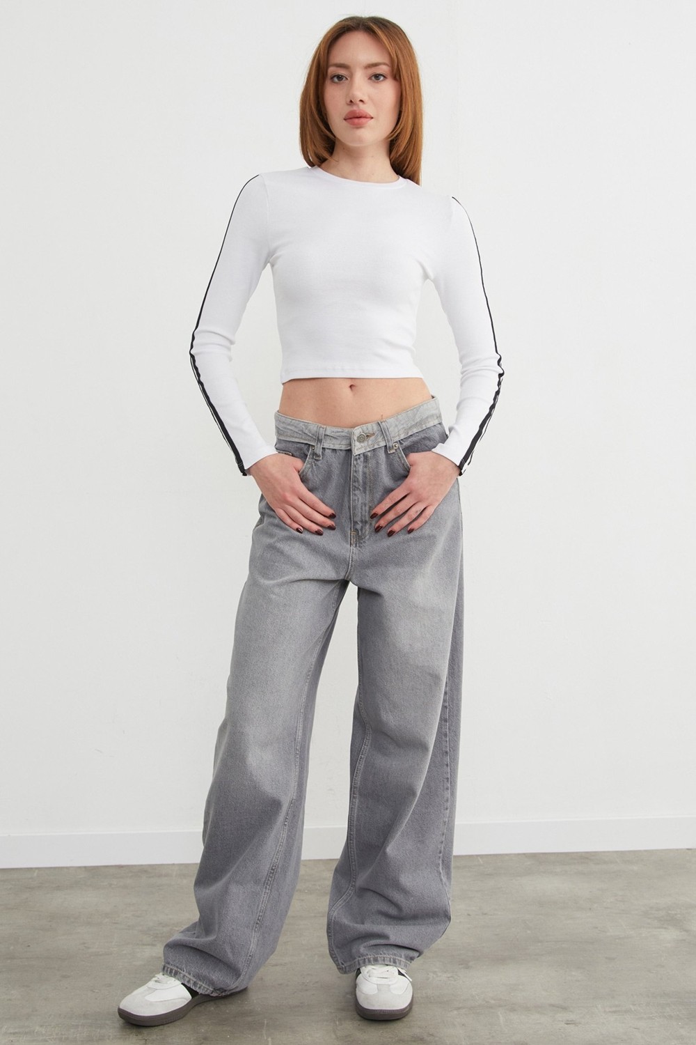 FullaModa Bisiklet Yaka Kolları Biye Detaylı Crop Body görsel 2