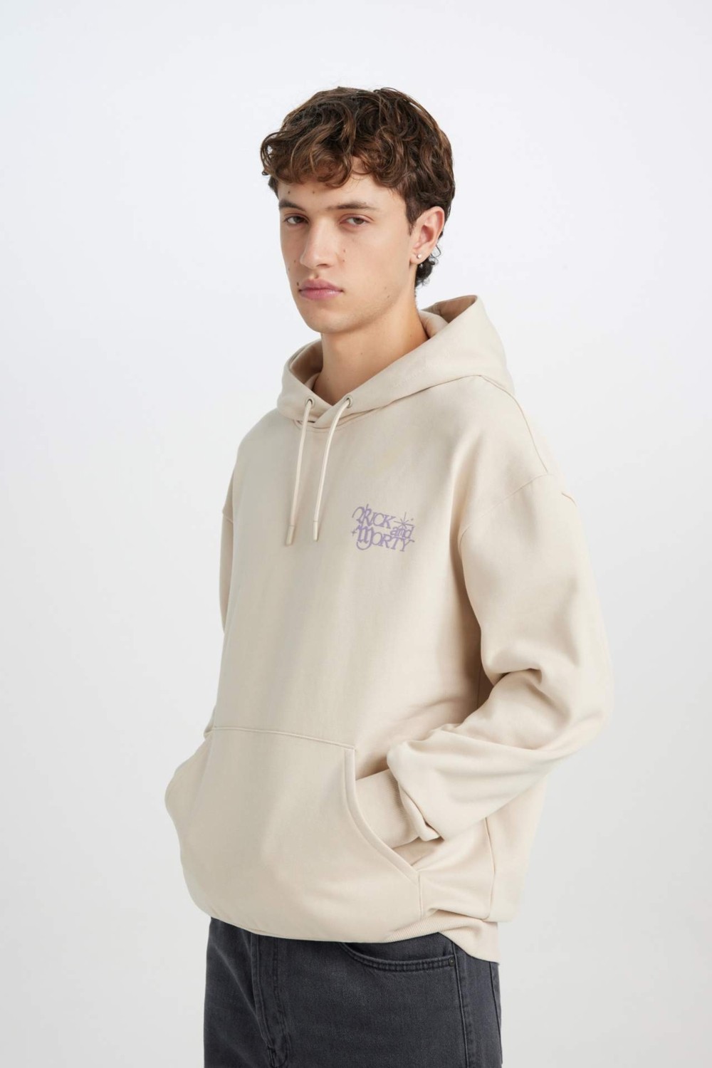DeFacto Rick and Morty Boxy Fit Kapüşonlu Baskılı Sweatshirt D6770AX25SP