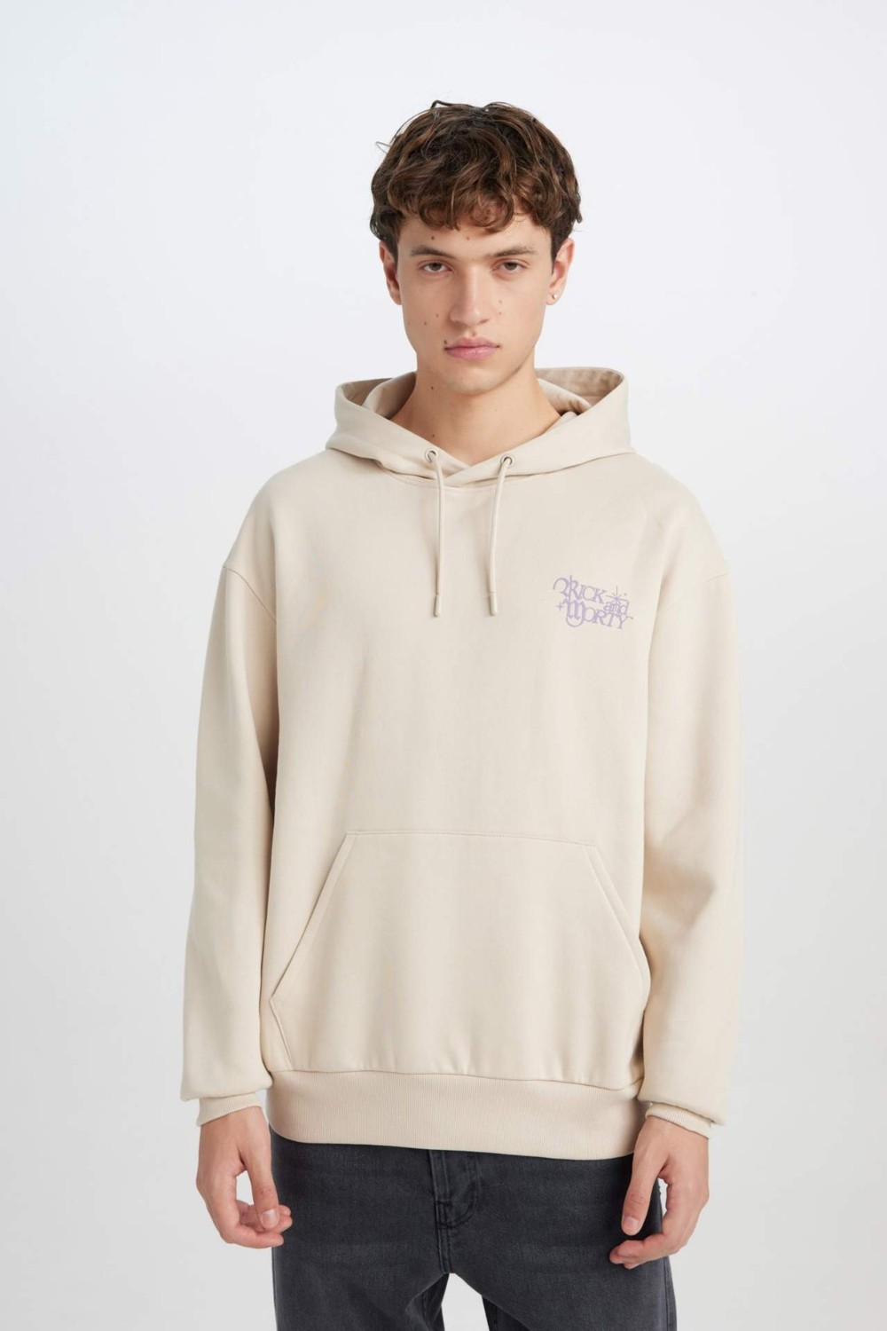 DeFacto Rick and Morty Boxy Fit Kapüşonlu Baskılı Sweatshirt D6770AX25SP görsel 3