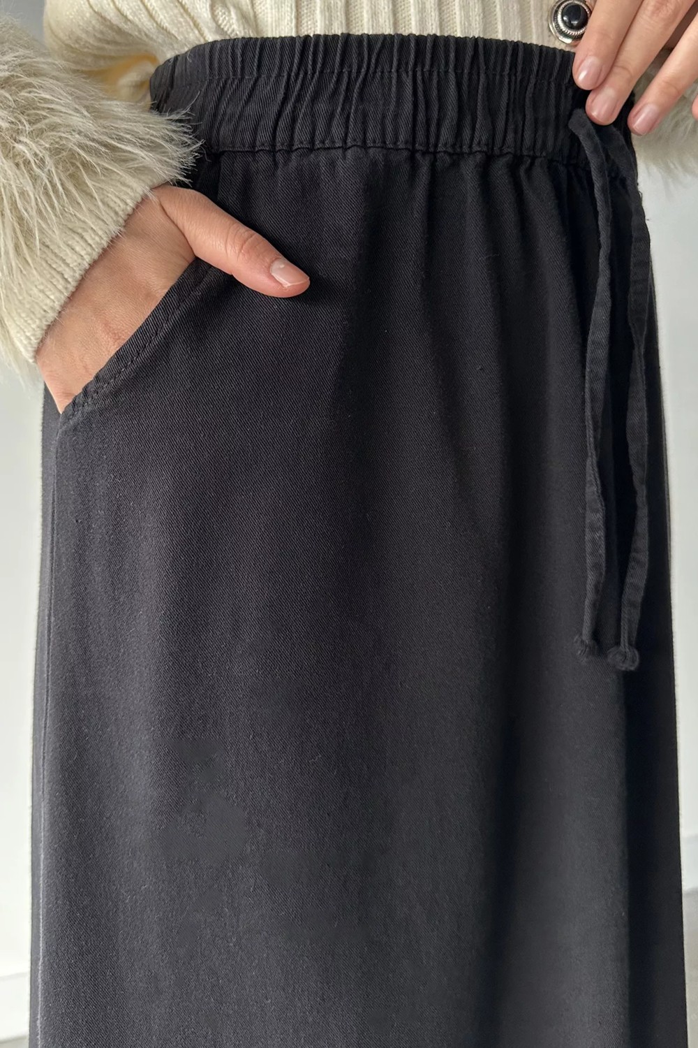 Julude Çift Cepli Bel Lastikli Tesettür Gabardin Etek P-00018923 görsel 3