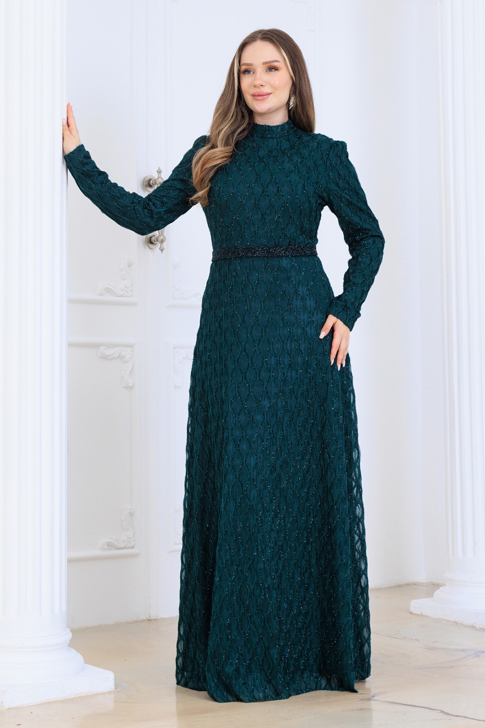 Elben Moda Lina Tesettür Abiye Elbise Dantel Kumaş Eteği Kuyruk ve Beli Taş Detaylı