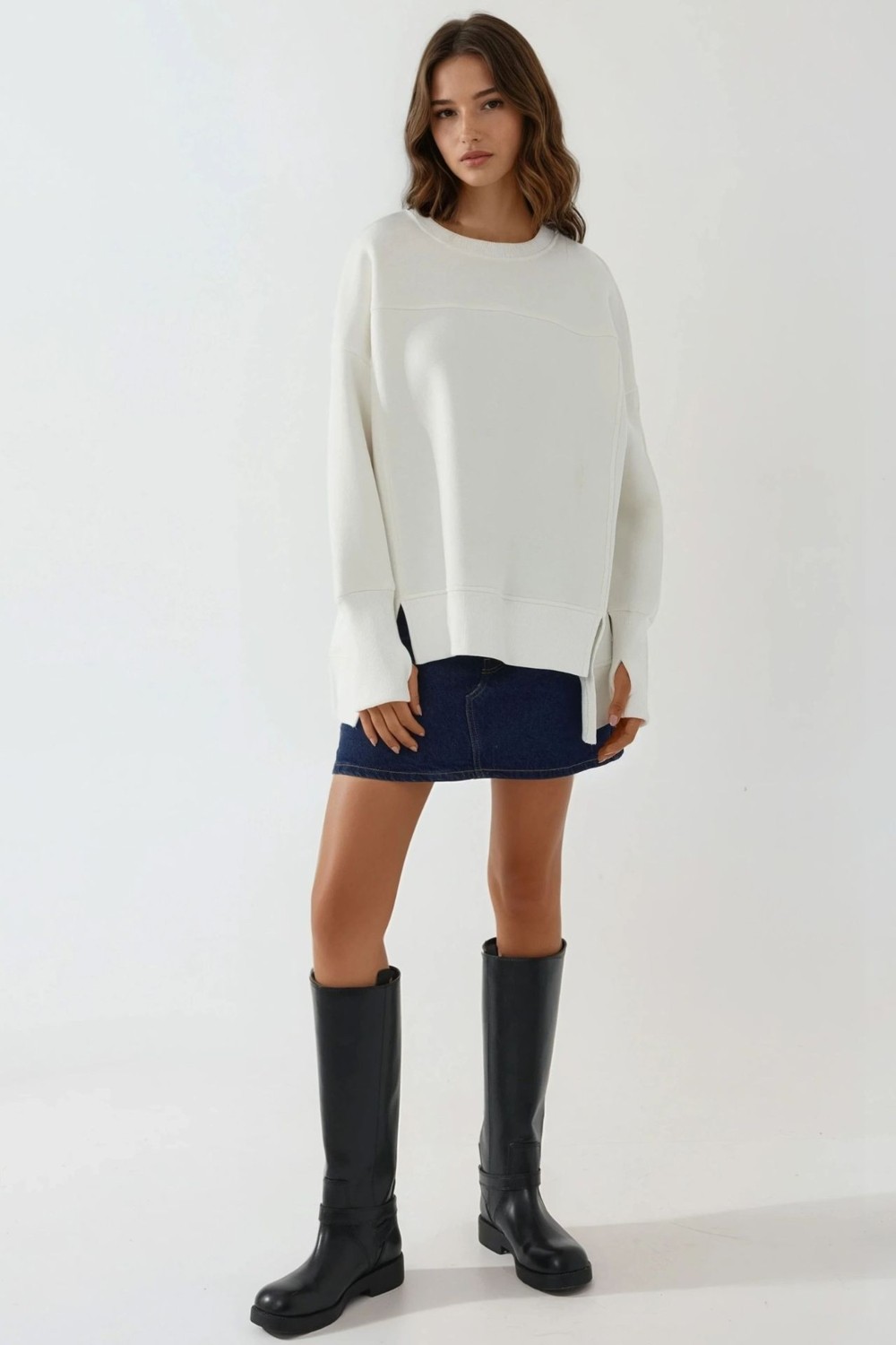 Hiccup Kadınlar Ön Yırtmaçlı Yuvarlak Yaka Büyük Boy Sweatshirt Beyaz Beyaz görsel 3
