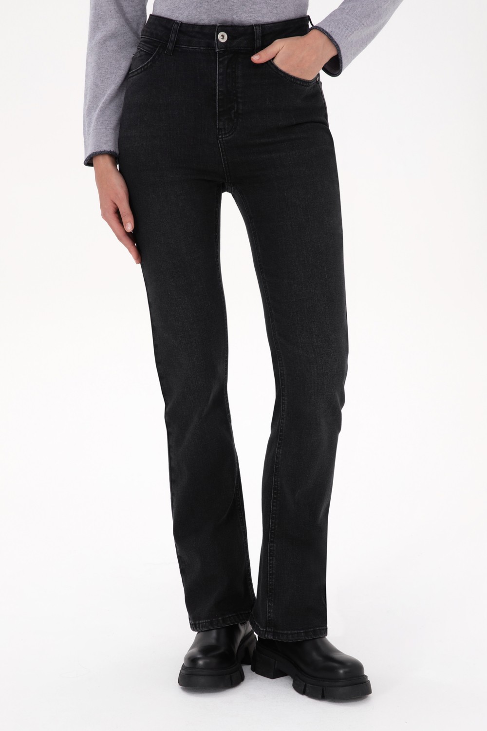 U.S. Polo Assn. Kadın Siyah Slim Flare Fit Jean Pantolon 50316567-DN0027 görsel 2