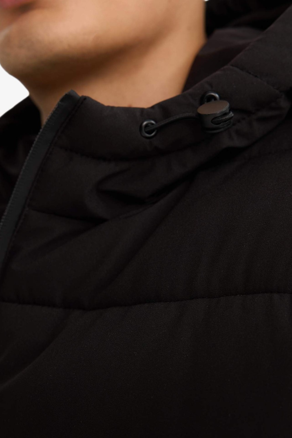DeFacto Sıcak Tutan Su İtici Slim Fit Dar Kesim Astarlı Kapüşonlu Fermuarlı Cepli Dolgulu Mont R0216AZ25AU görsel 5