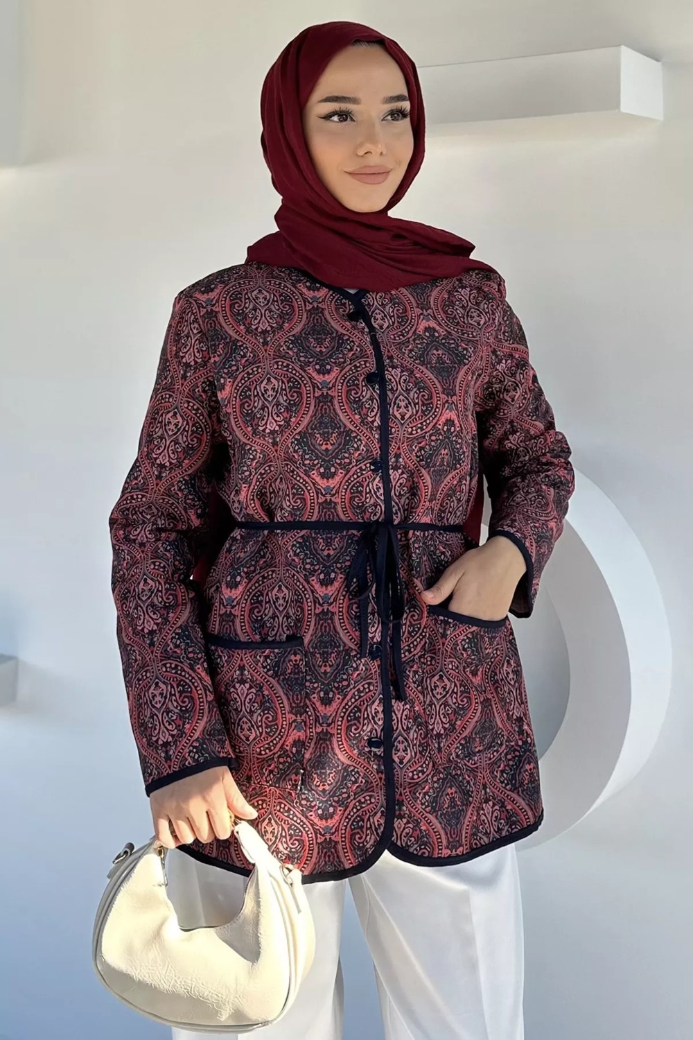 Julude Ön Düğmeli Etnik Desen Kapitoneli Tesettür Ceket P-00018949 görsel 7