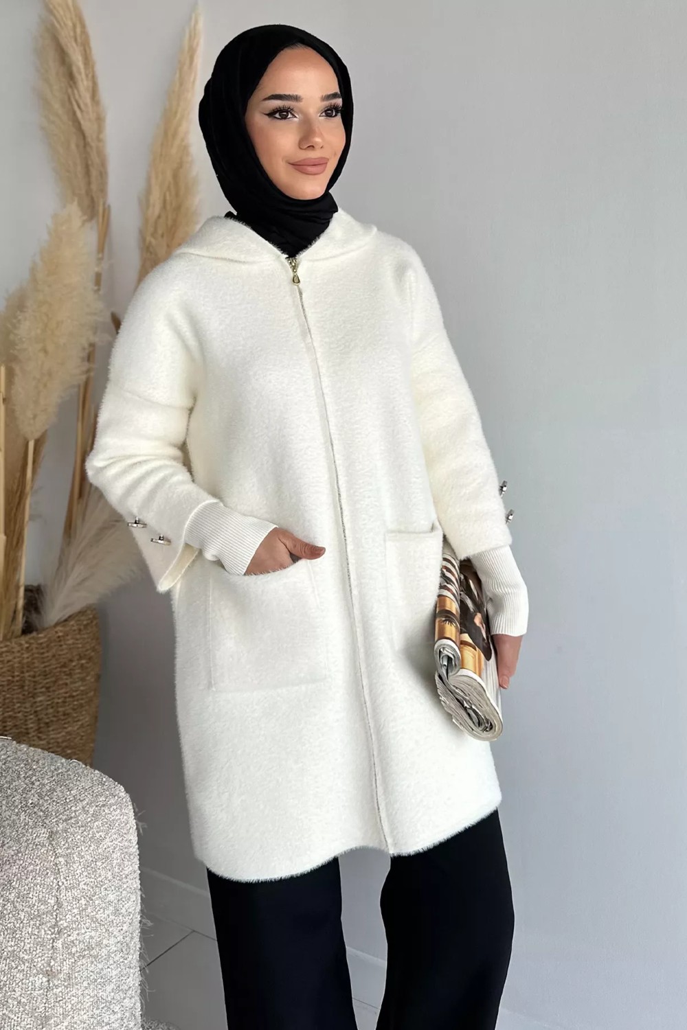 Julude Gülseli Kapüşonlu Çift Cepli Ön Fermuarlı Tesettür Triko Hırka P-00019031 görsel 2
