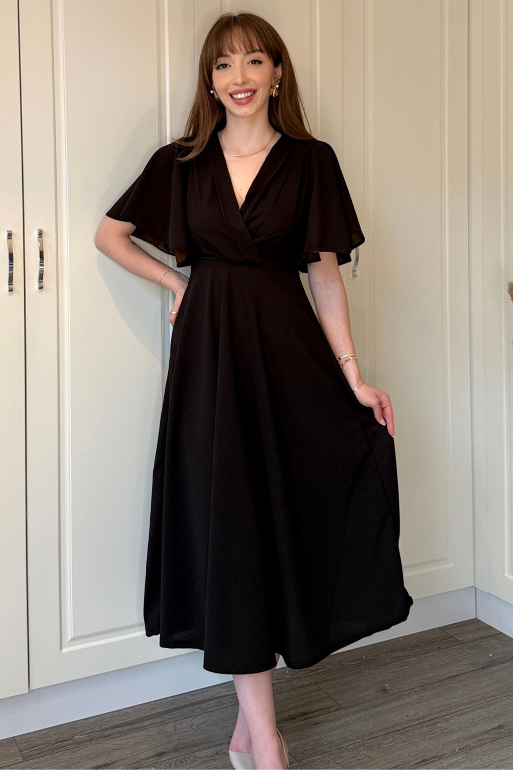Dilay Gökoğlu Butik Kruvaze Yaka Kolları Volanlı Midi Bordo Elbise görsel 8