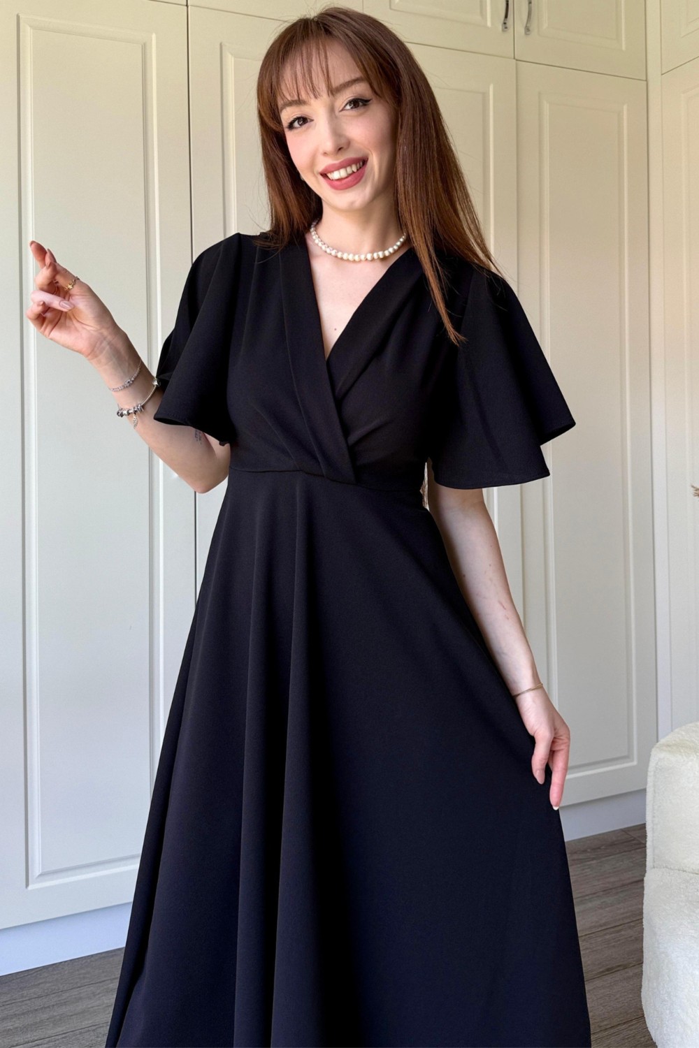 Dilay Gökoğlu Butik Kruvaze Yaka Kolları Volanlı Midi Bordo Elbise