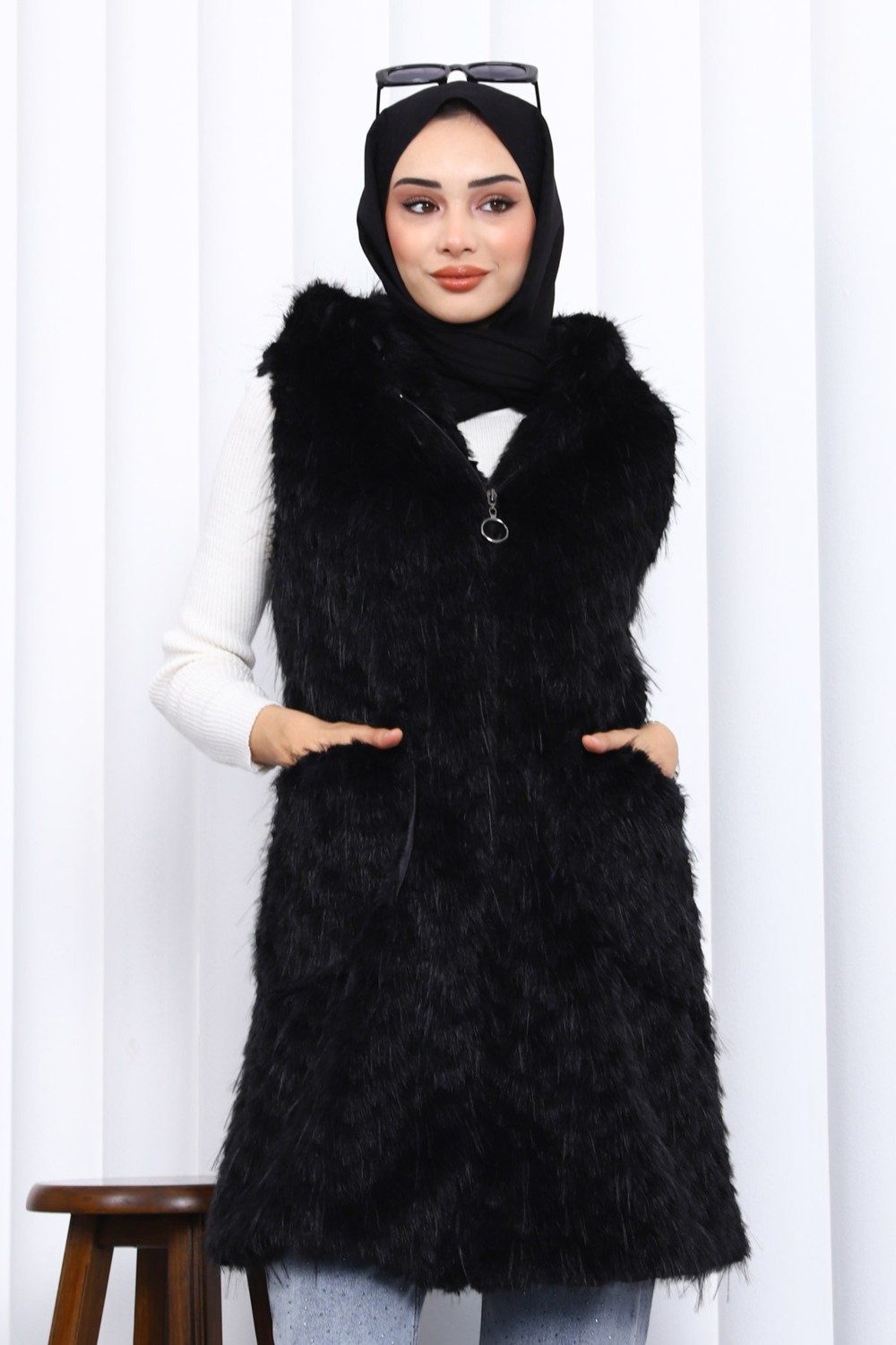İmaj Butik Siyah Kapüşonlu Astarkı Kürk Yelek