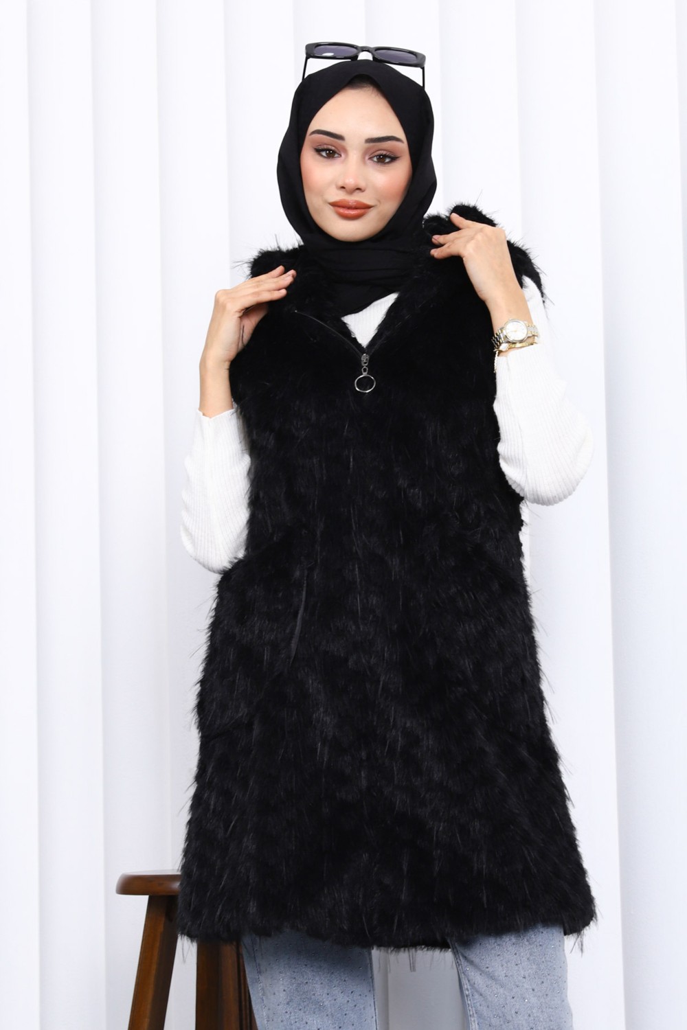 İmaj Butik Siyah Kapüşonlu Astarkı Kürk Yelek görsel 3