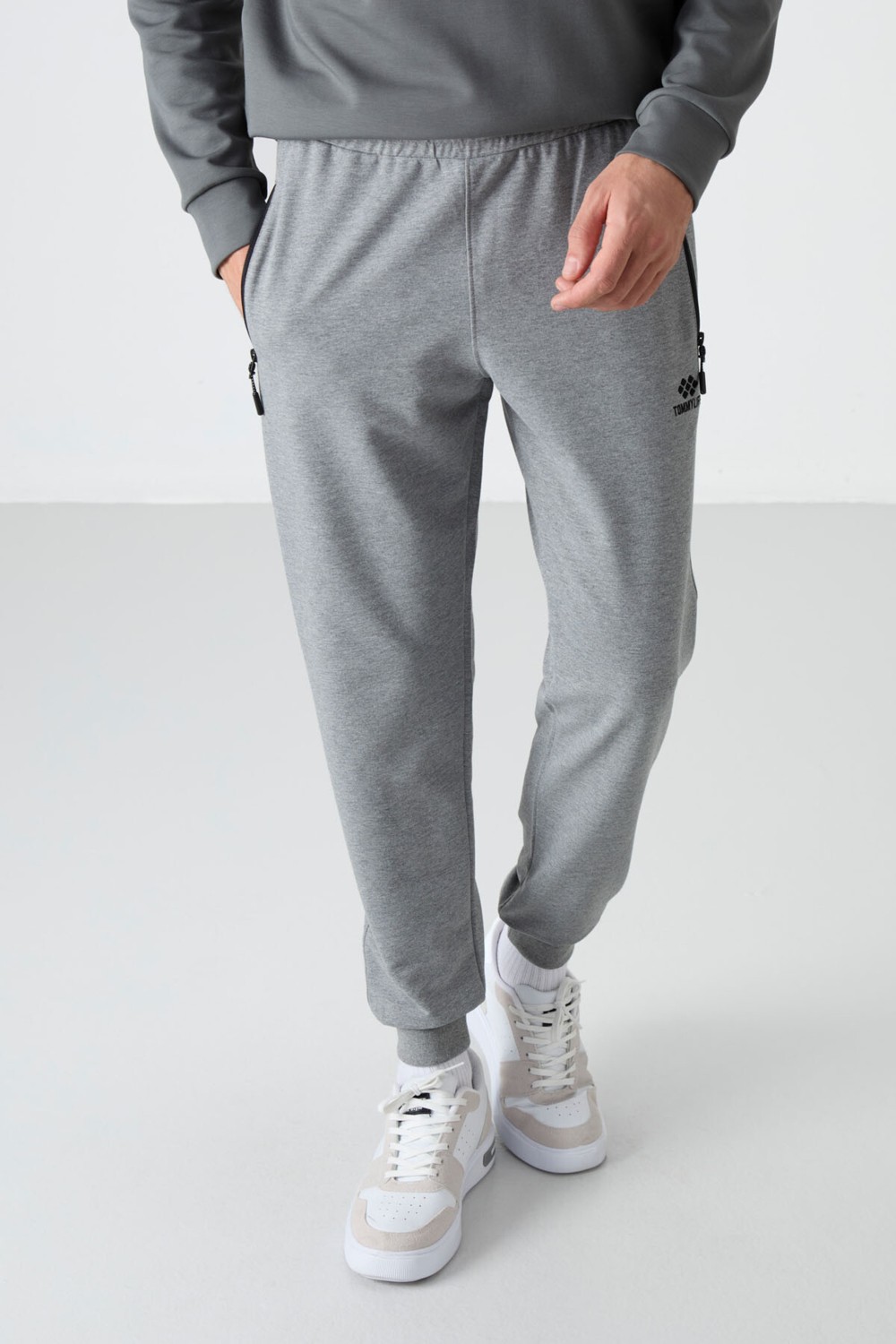 Tommy Life Gri Melanj Fermuar Cepli Standart Kalıp Jogger Erkek Eşofman Alt - 84587