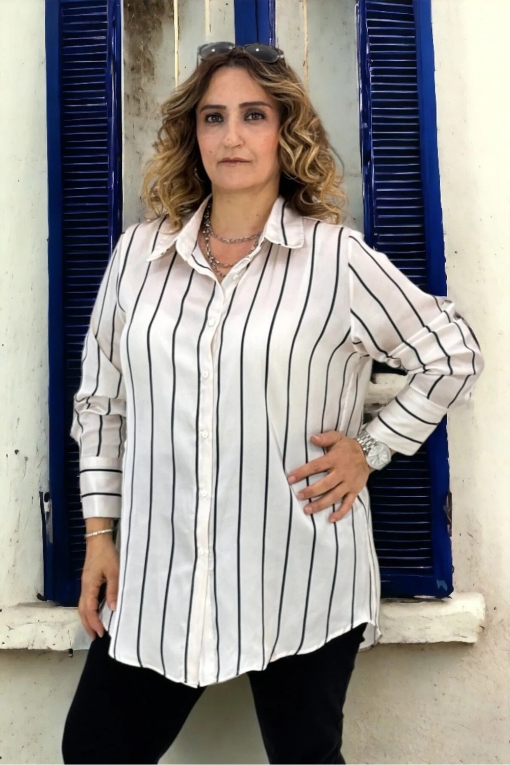 Yagmur Beren YAĞMURBEREN Yagmur Beren Geniş Manşet Kol Dikine Lacivert Çizgili Büyük Beden Saten Gömlek