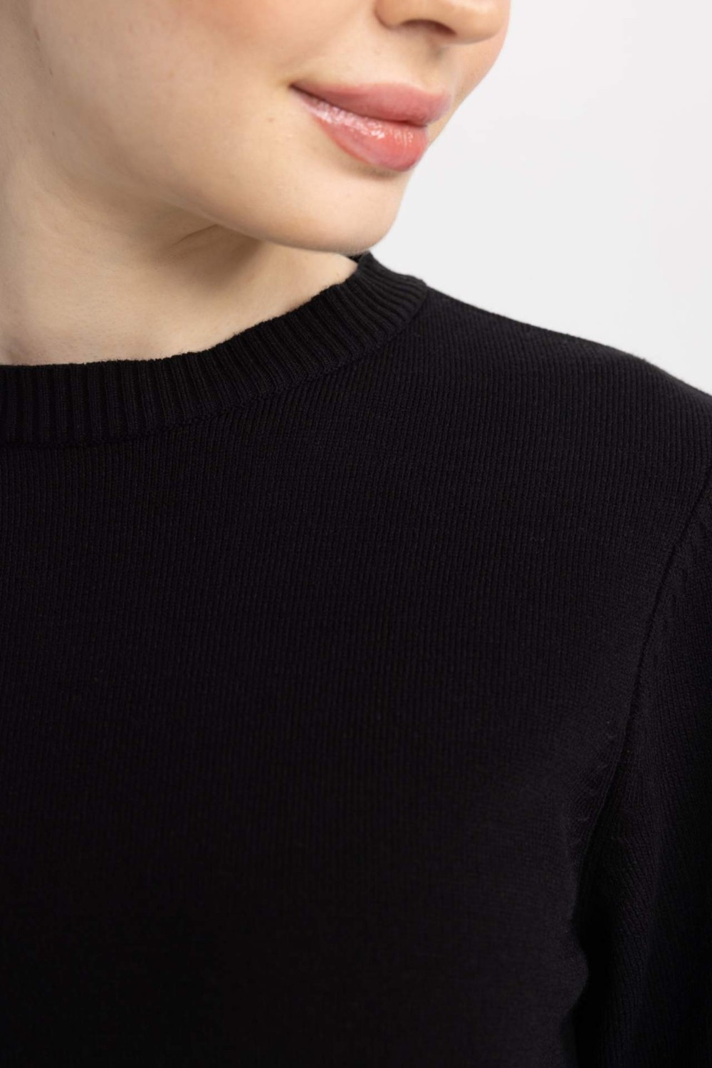 DeFacto Regular Fit Bisiklet Yaka Yırtmaçlı Basic Düz Triko Kazak Tunik H3431AZ23WN görsel 7