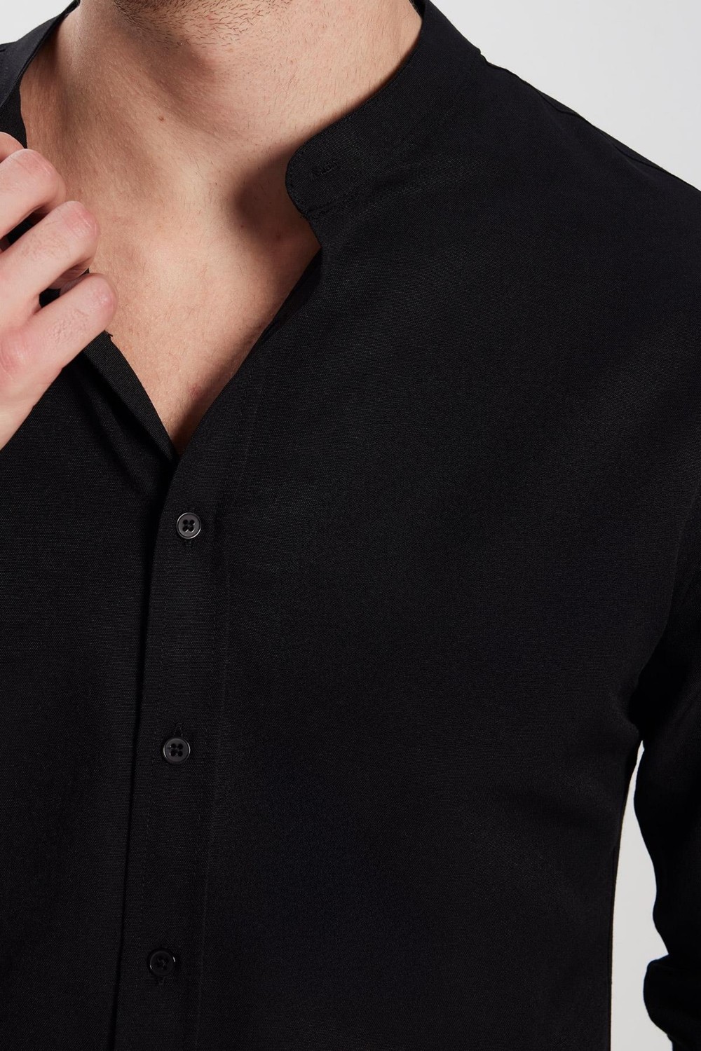 Tudors Erkek Slim Fit Dar Kesim Pamuklu Kolay Ütü Siyah Hakim Yaka Gömlek görsel 3