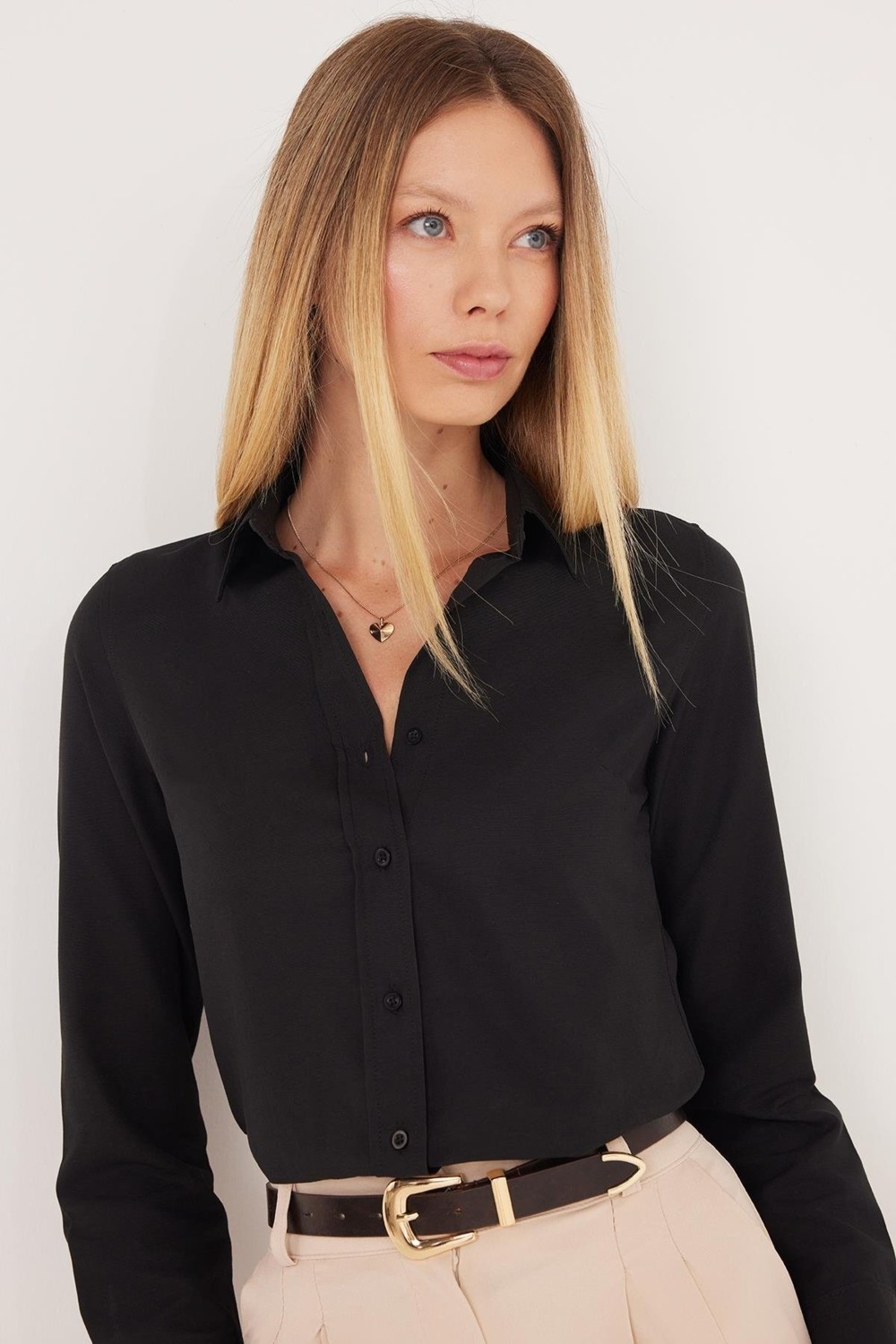 Tudors Kadın Slim Fit Dar Kesim Uzun Kollu Pamuklu Vücuda Oturan Dokulu Siyah Basic Gömlek görsel 6