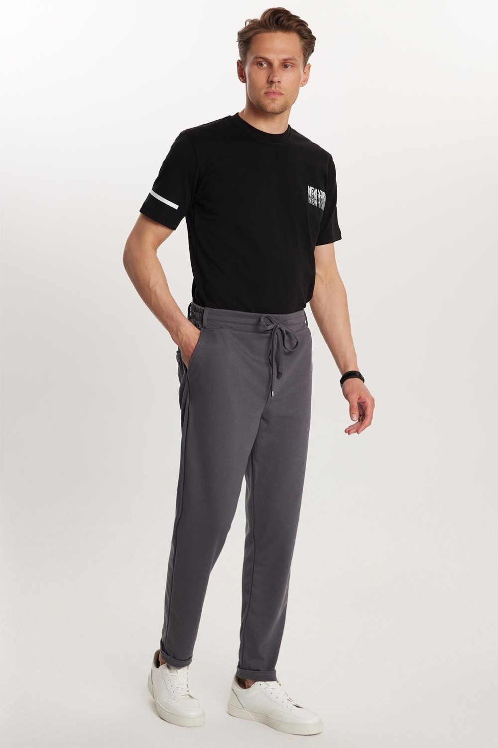 Tudors Erkek Slim Fit Pamuklu Beli Bağlamalı Yan Cepli Katlamalı Paça Jogger Lacivert Pantolon görsel 4