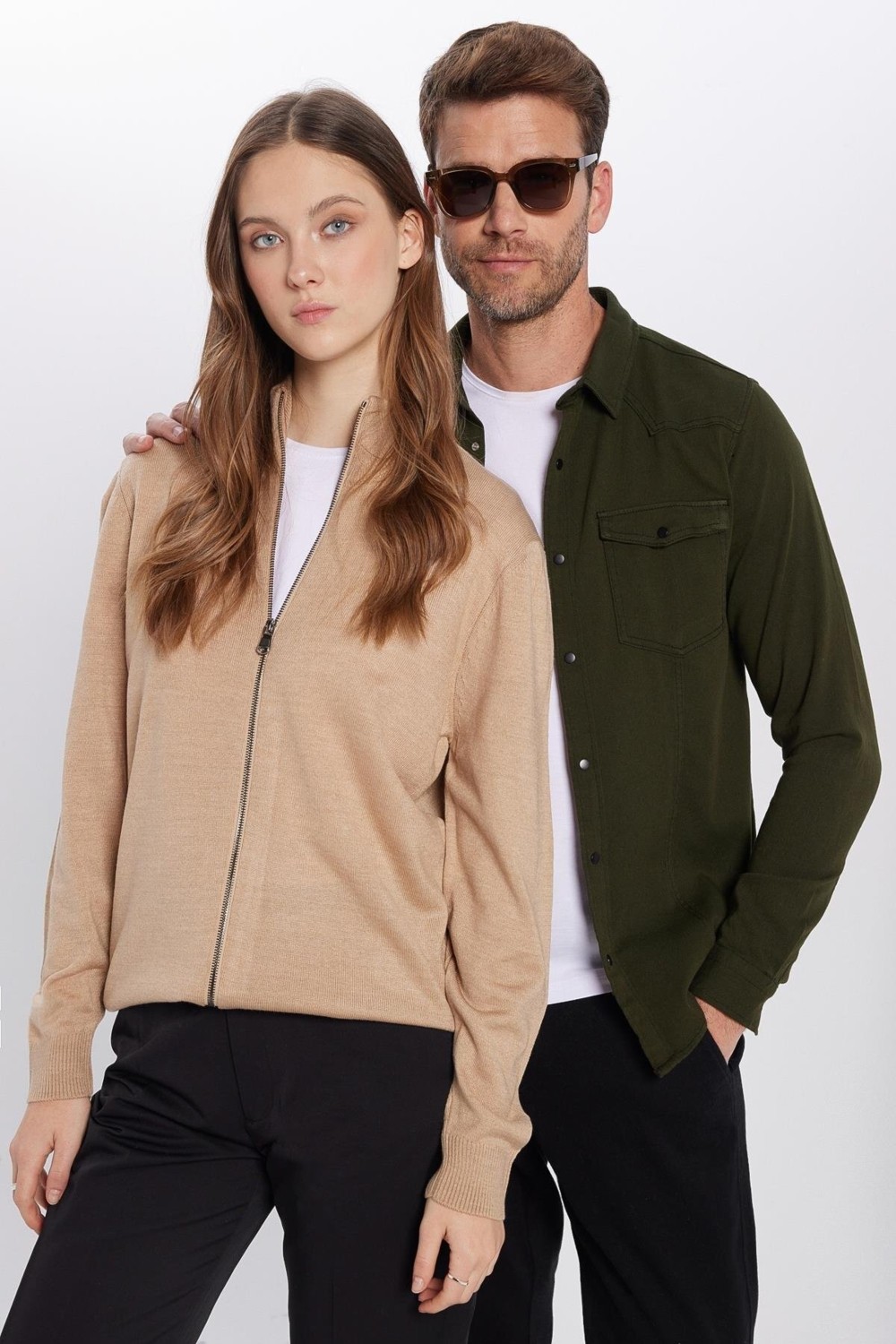 Tudors Unisex Slim Fit Dar Kesim Bej Dik Yaka Fermuarlı Düz Hırka görsel 3