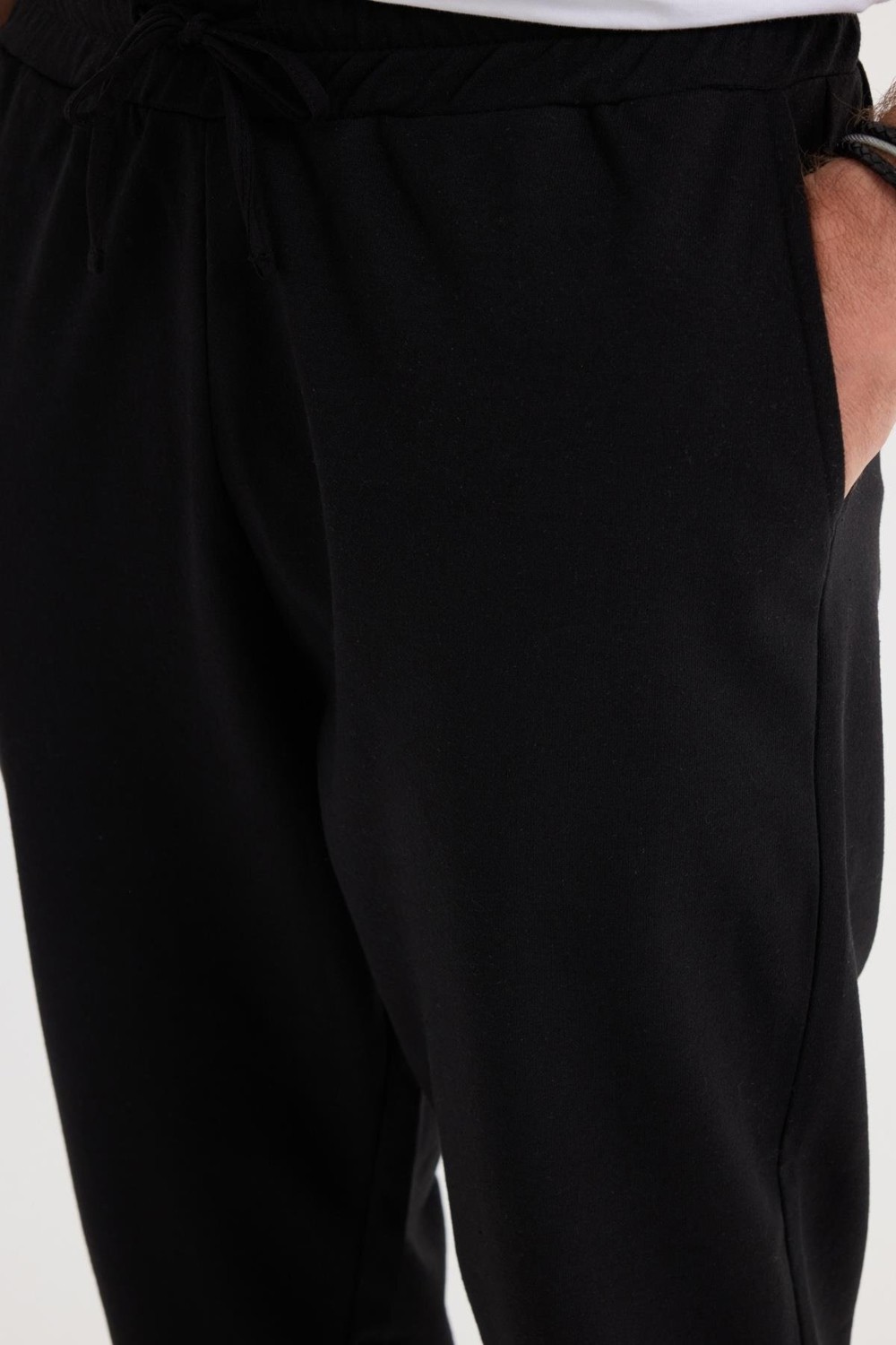 Tudors Erkek Regular Fit Klasik Kesim Beli Bağcıklı Jogger Cepli Lastikli Paça Siyah Eşofman Altı görsel 3