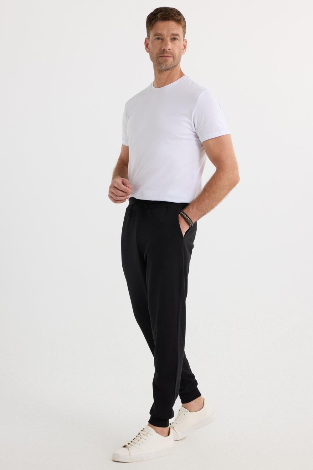Tudors Erkek Regular Fit Klasik Kesim Beli Bağcıklı Jogger Cepli Lastikli Paça Siyah Eşofman Altı görsel 4