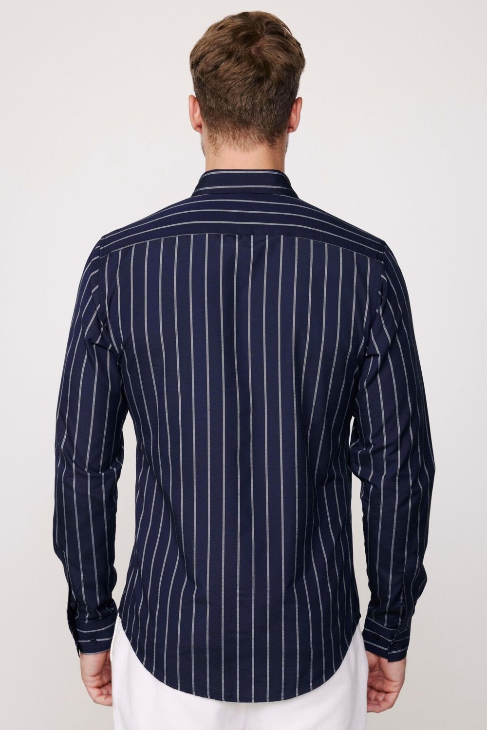 Tudors Erkek Slim Fit Dar Kesim Uzun Kollu Pamuklu Kolay Ütü Çizgili Lacivert Düğmeli Yaka Gömlek görsel 5